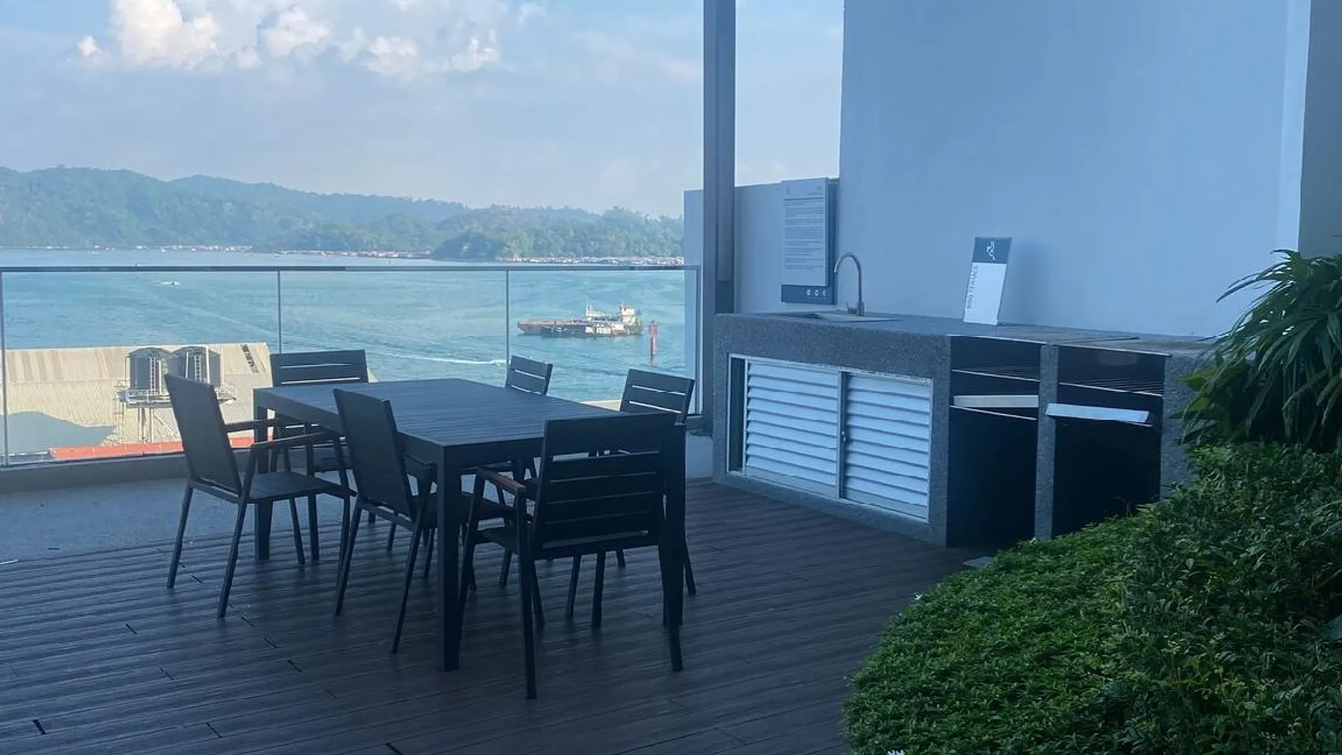 코타키나발루 시티 센터의 프라이빗 하우스 (525m², 침실 1개, 프라이빗 욕실 1개) 3성급 싱글룸 레스토랑