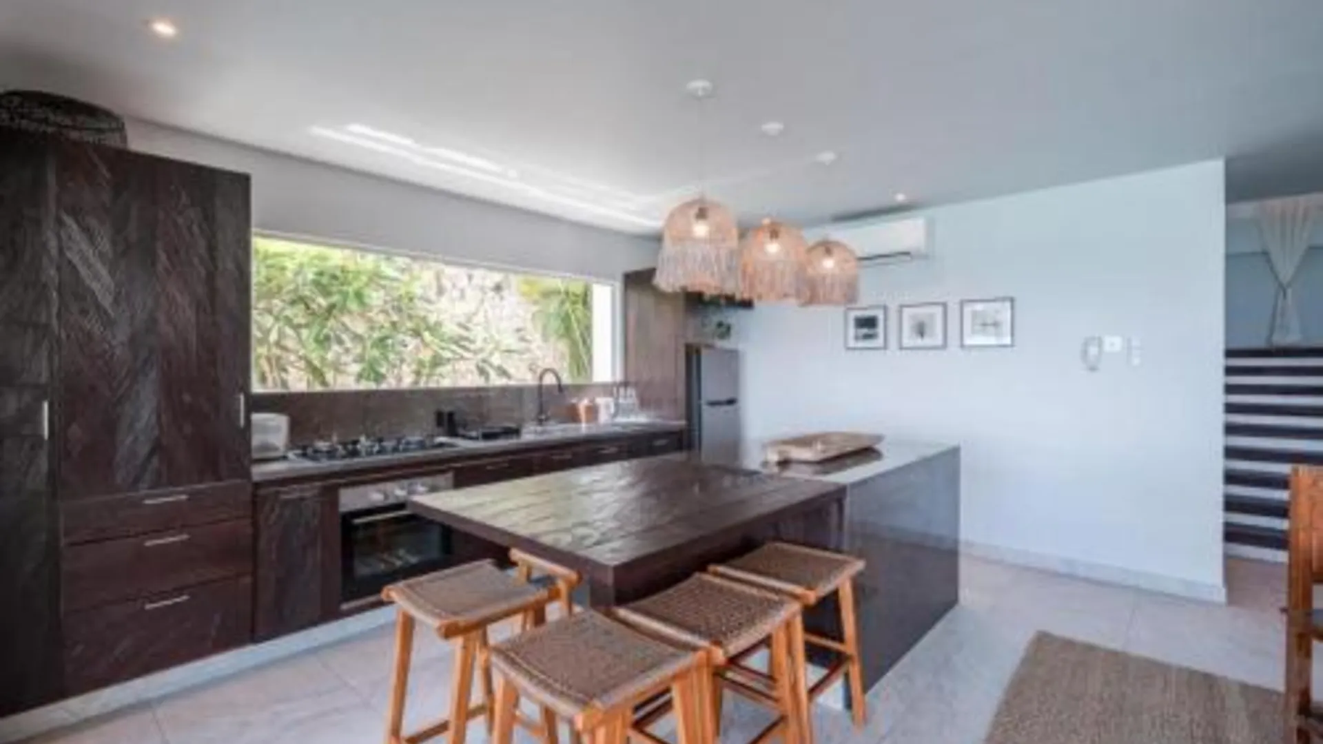 발리 바투 카랑 렘봉안 리조트 앤 스파 4성급 호텔 부대시설