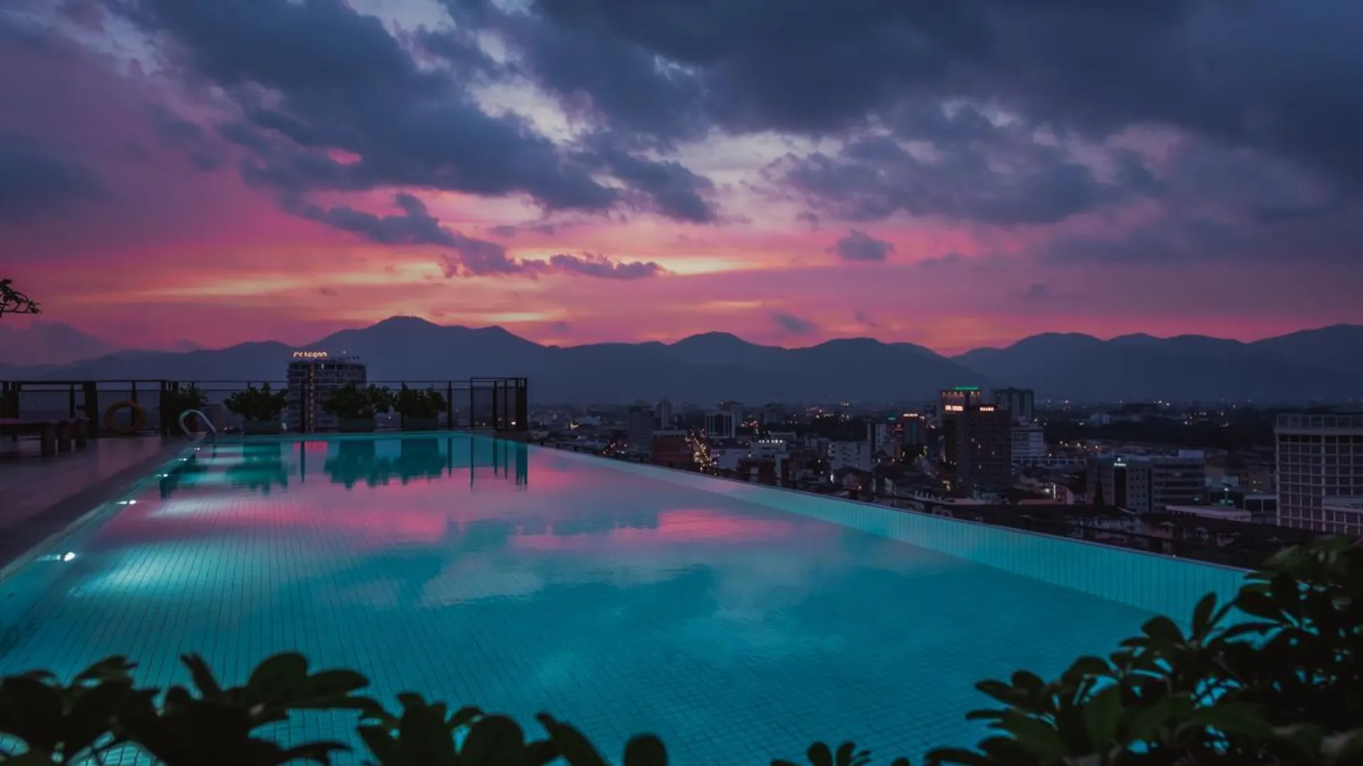 이포 컨셉 바이 웨일 호텔 4성급 호텔 외관