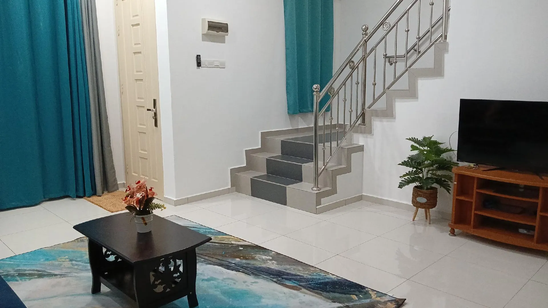 쿠알라테렝가누 톡 젬발 / 공 바닥의 프라이빗 하우스 (15m², 침실 4개, 프라이빗 욕실 3개) 2성급 싱글룸 스위트룸