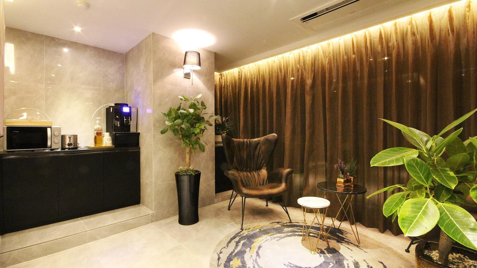 창원 창원 진해 더그레이70 호텔 로비