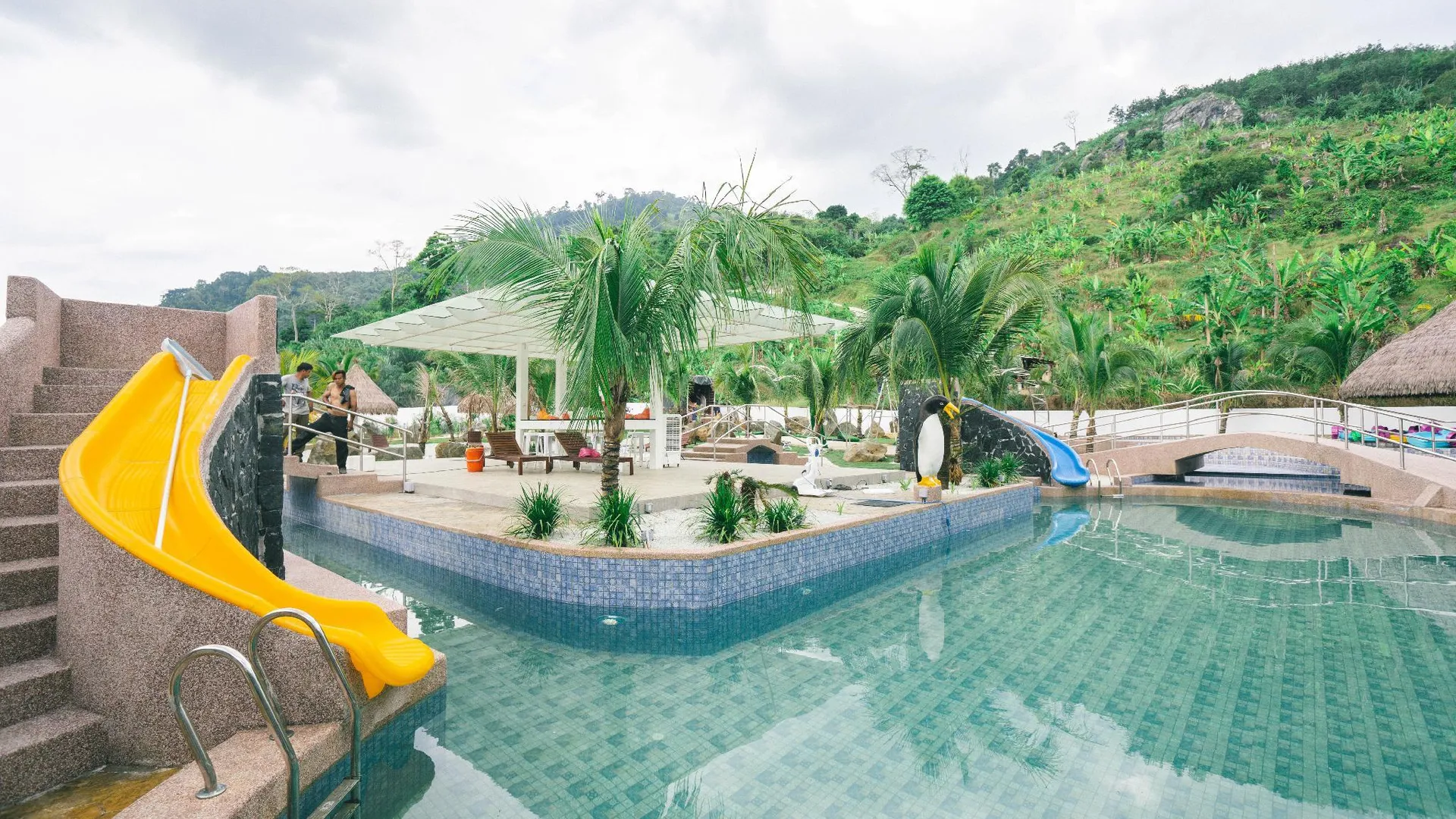 라웁 록 마운틴 3성급 호텔 로비