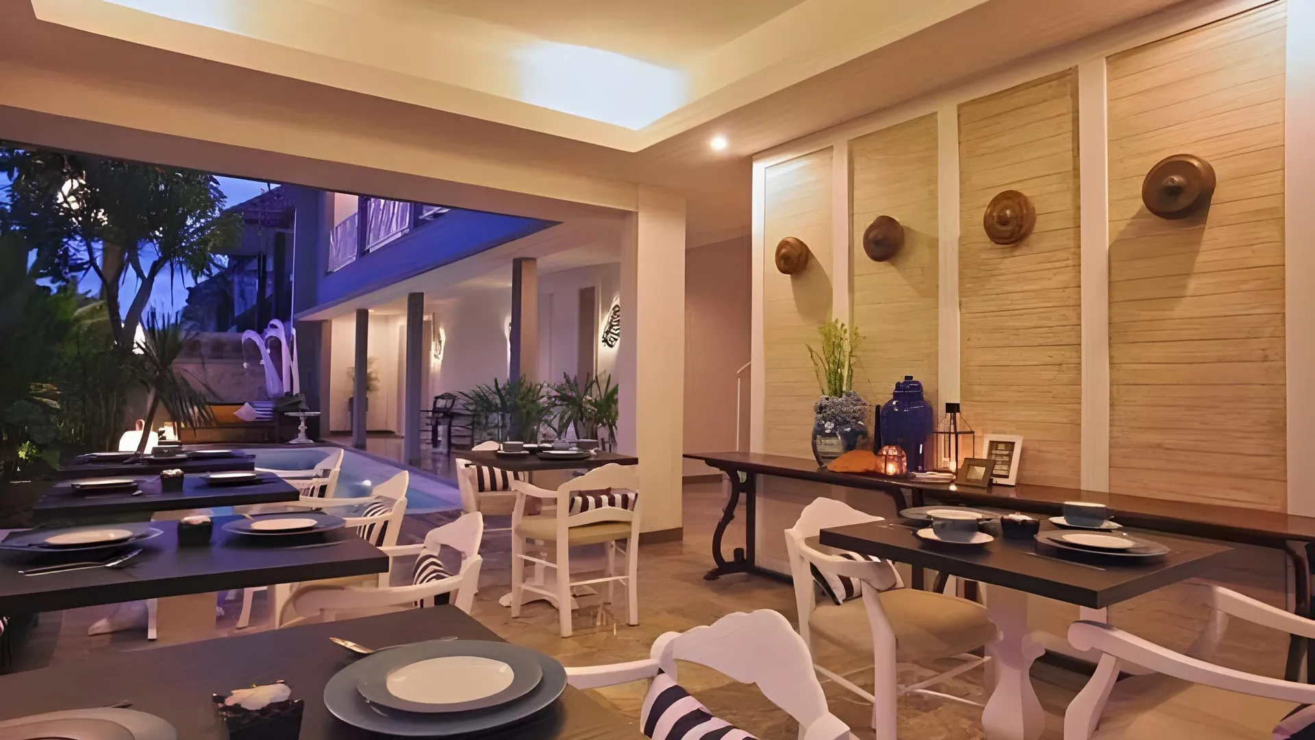 발리 더 칸젱 스위트 페티텐겟 4성급 게스트하우스 스위트룸