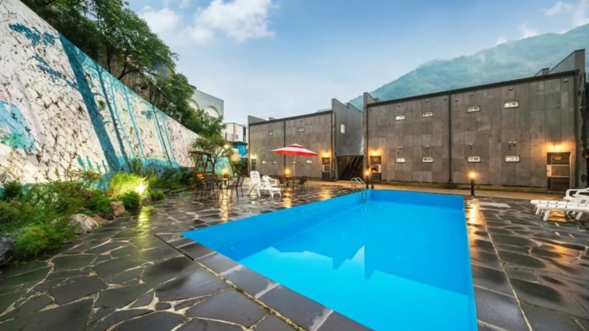 가평 가평 에스앤비스파펜션 (계곡인접) 2성급 게스트하우스 전망