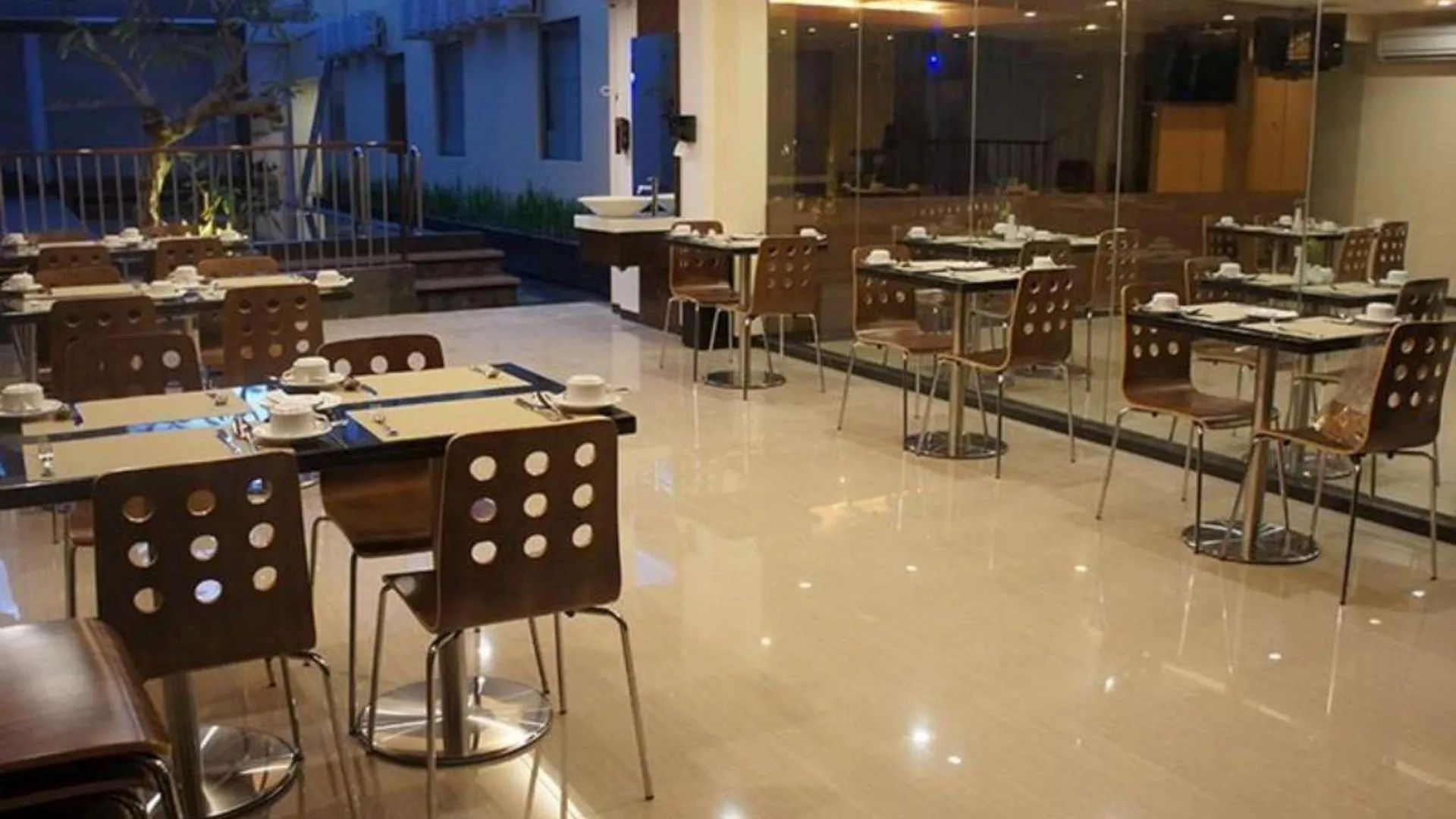 마카사르 파보르 호텔 3성급 호텔 외관