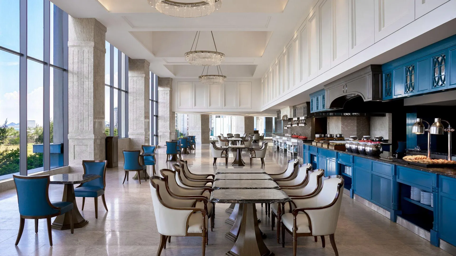 다낭 포 포인츠 바이 쉐라톤 다낭 5성급 호텔 수영장