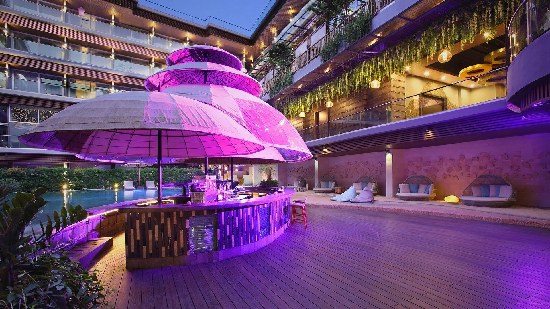 발리 더 크리스탈 럭셔리 베이 리조트 누사두아 - 발리 5성급 호텔 레스토랑