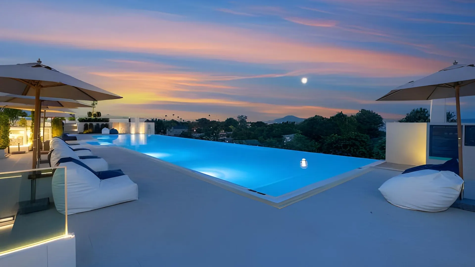 푸켓 찰롱 마리나 베이뷰 푸켓 5성급 호텔 로비