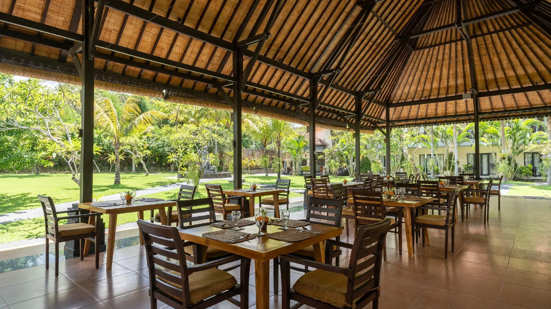 발리 아궁 라카 리조트 앤 빌라 4성급 호텔 레스토랑
