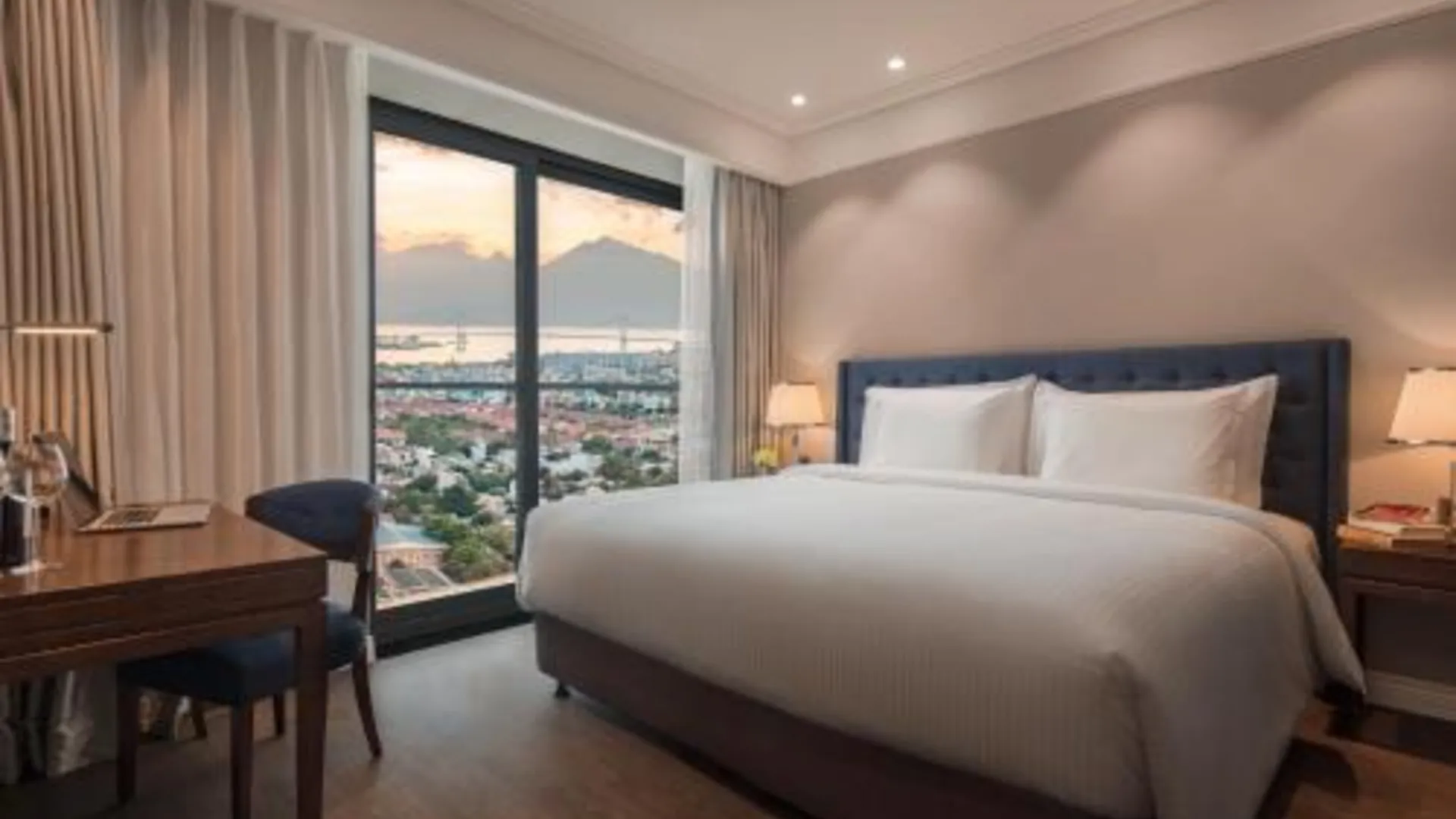 다낭 2 Bedroom Luxury Condo Free Pool Free Airport pick up 4성급 게스트하우스 스위트룸