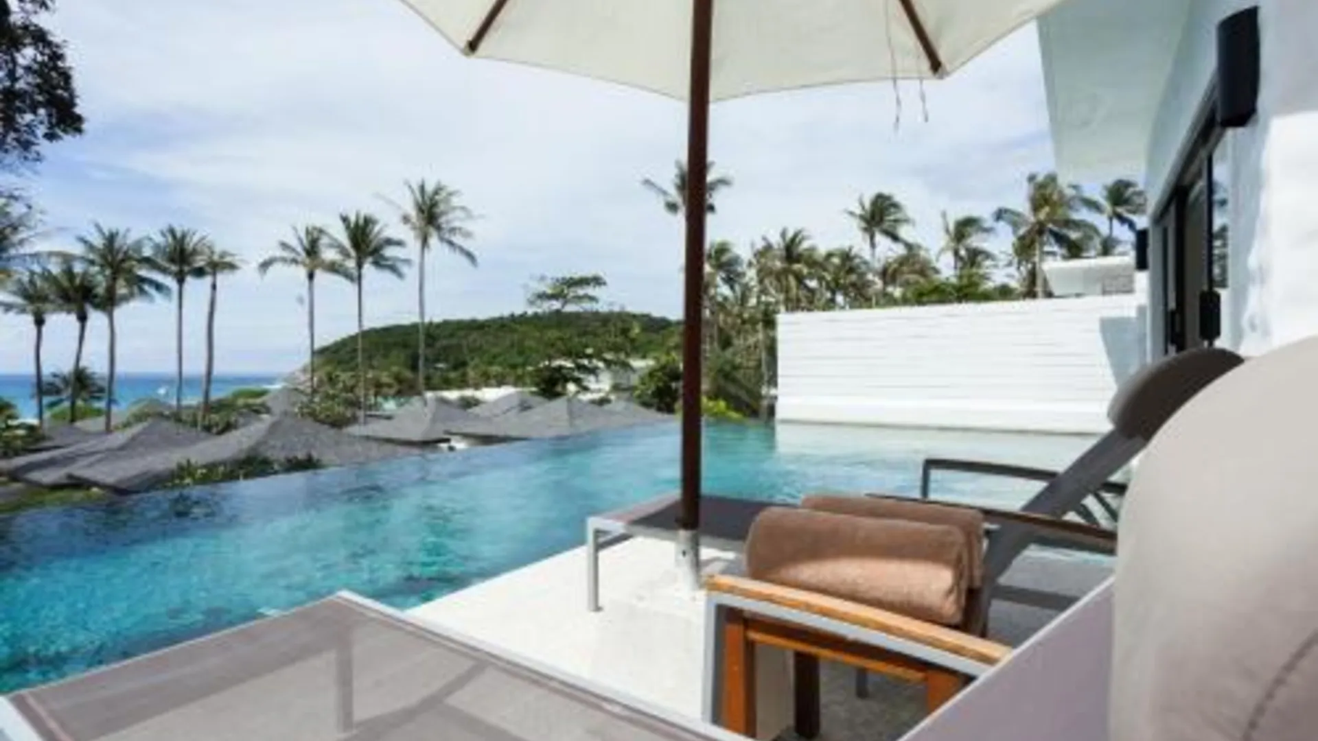 푸켓 더 라차 5성급 호텔 객실