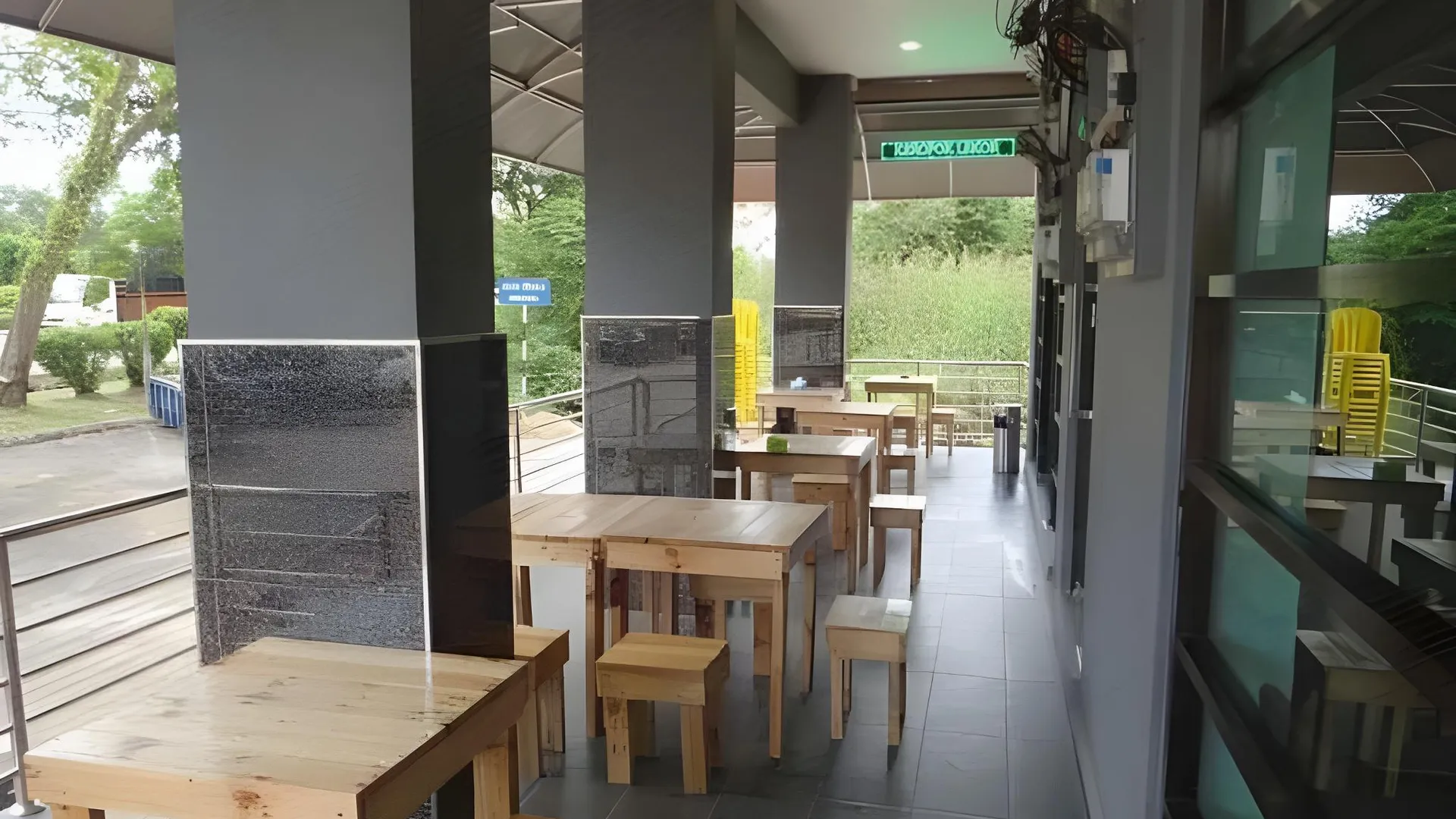 추카이 호텔 세리 겔리가 2성급 호텔 수영장