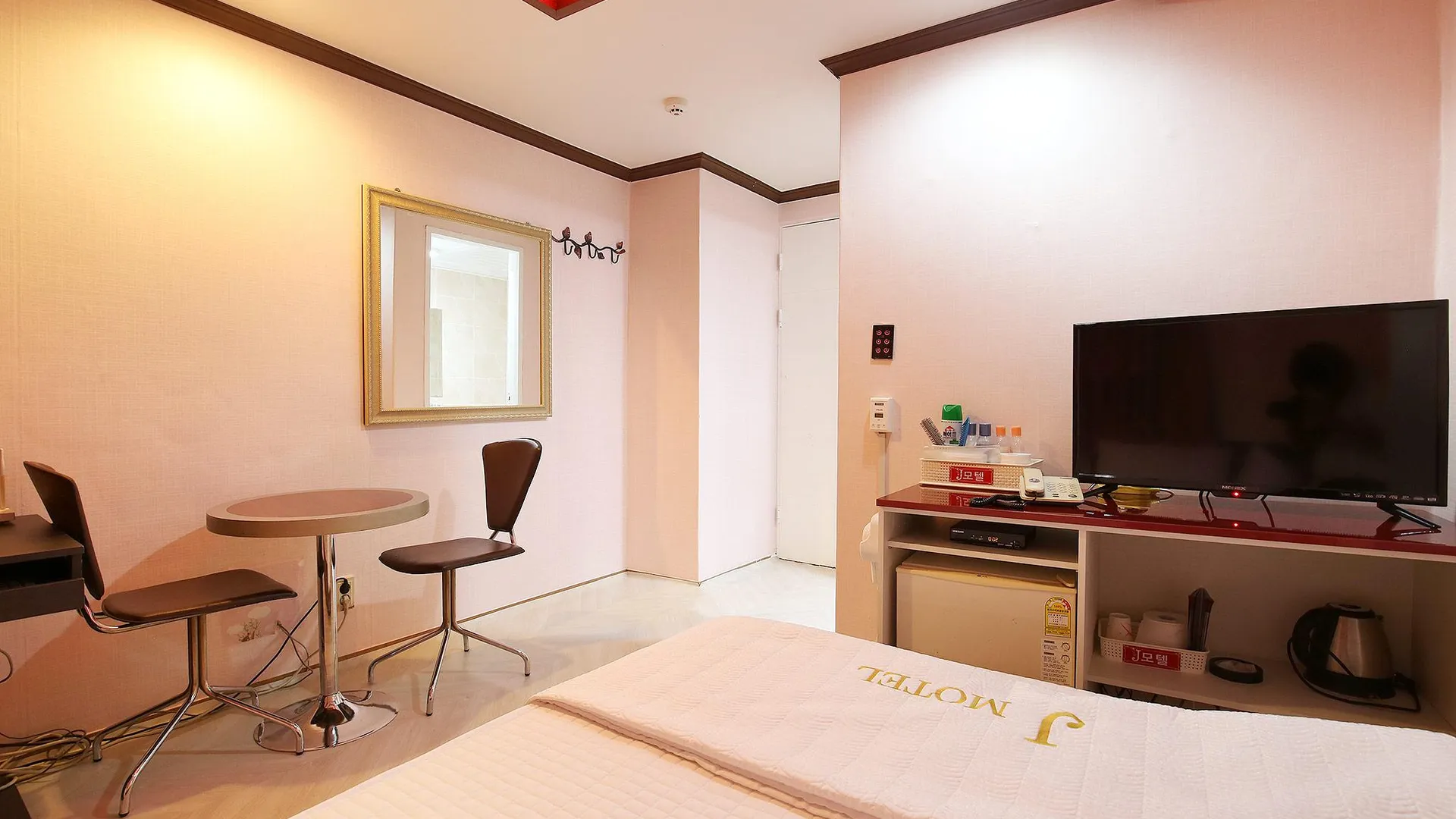 제천 제천 J 호텔 스위트룸