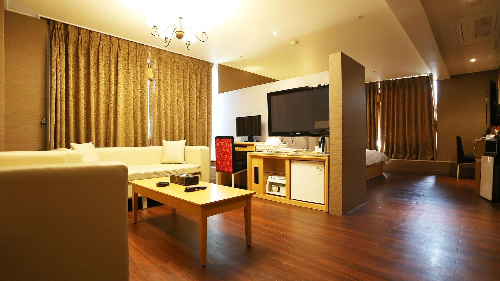 서울 여의도 라다 2성급 호텔 스위트룸