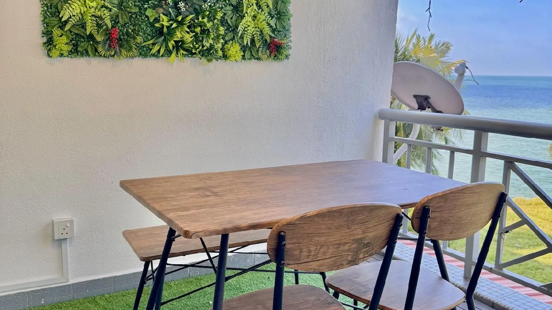 포트 딕슨 타만 하지 자이날의 프라이빗 하우스 (m², 침실 3개, 프라이빗 욕실 2개) 4성급 싱글룸 레스토랑