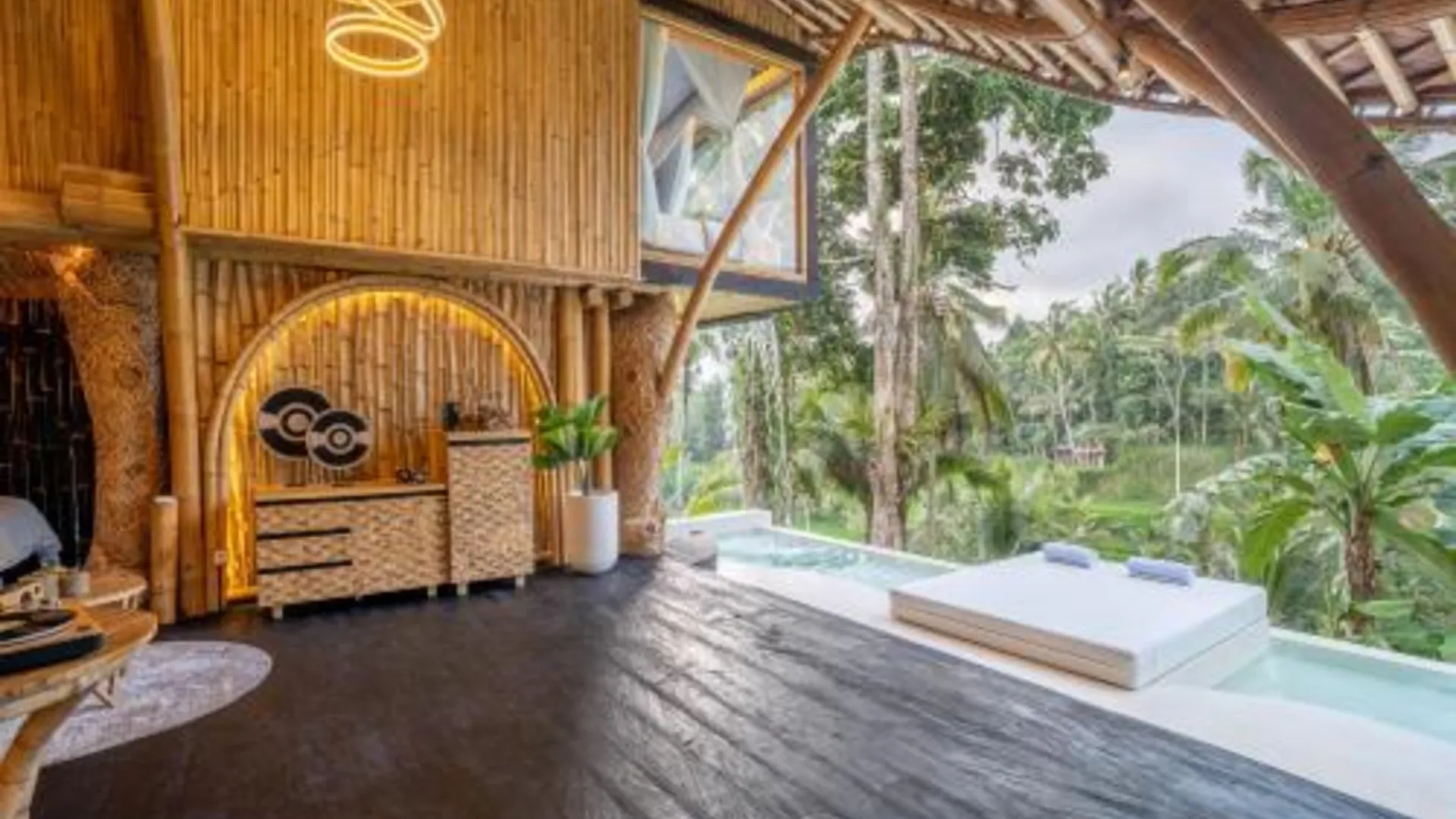 발리 밤부텔 사와 뷰 5성급 호텔 스위트룸