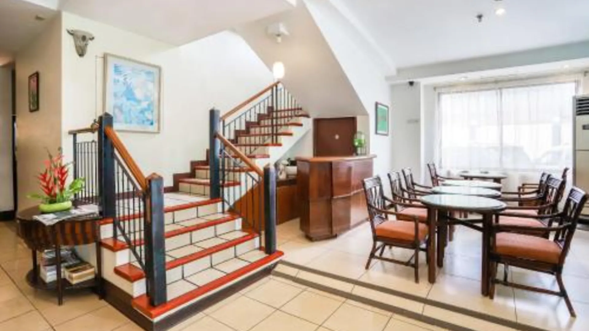 세부 OYO 210 애플 트리 스위트 - 직원 백신 접종 2성급 호텔 레스토랑