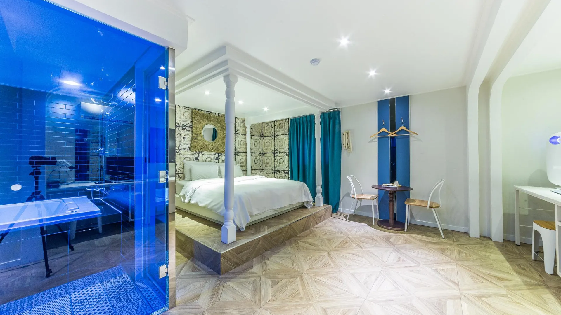 서울 신촌 모모 호텔 객실