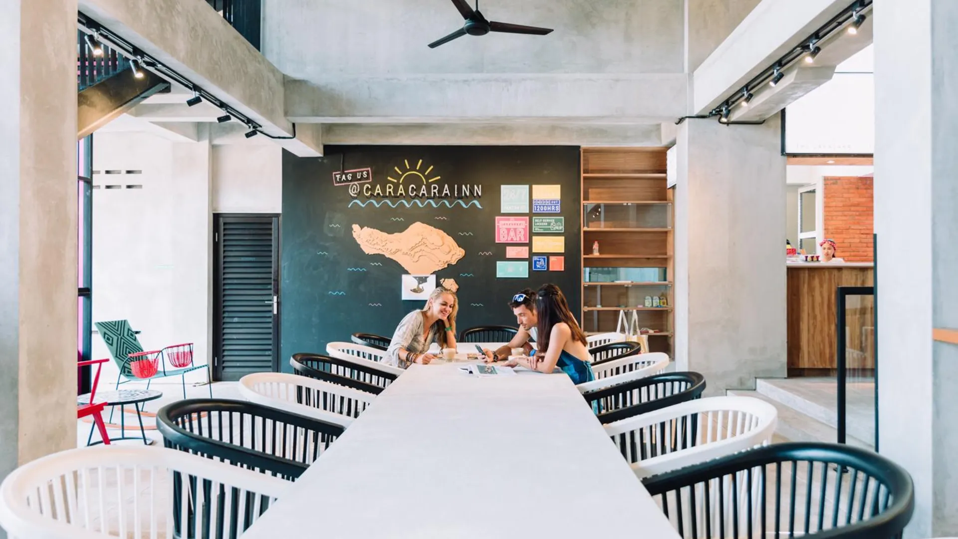 발리 카라 카라 인 3성급 호텔 로비