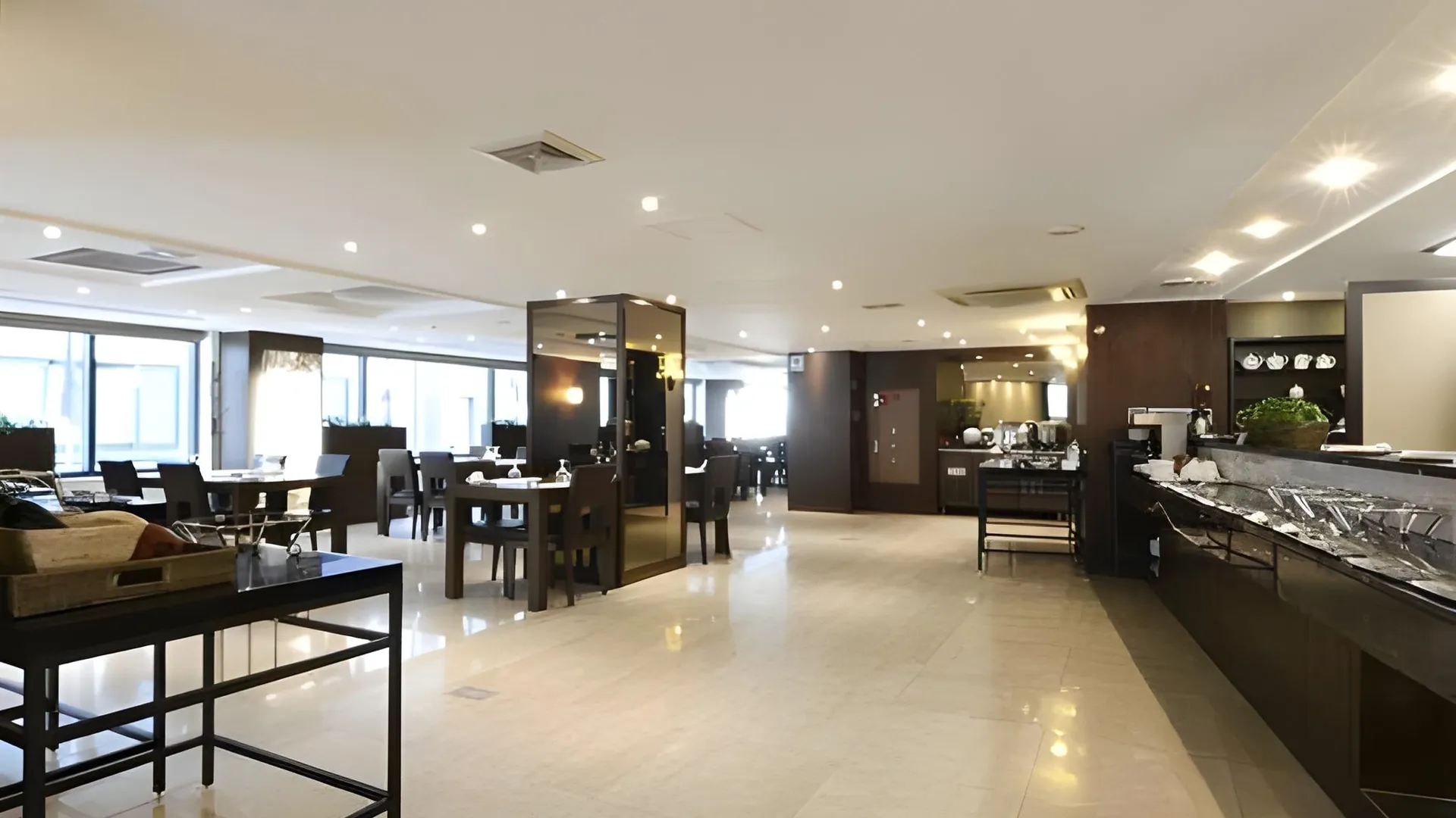 서울 프린스 호텔 명동 4성급 호텔 수영장