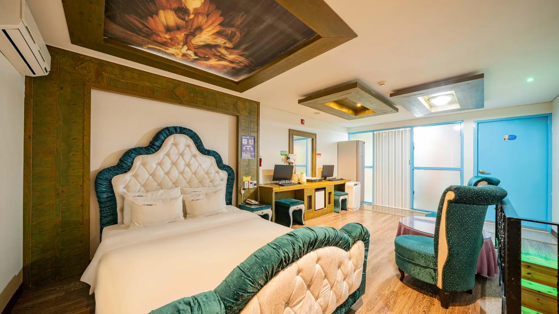 전주 전주 금암동 이카로스 드라이브인 무인텔 호텔 객실