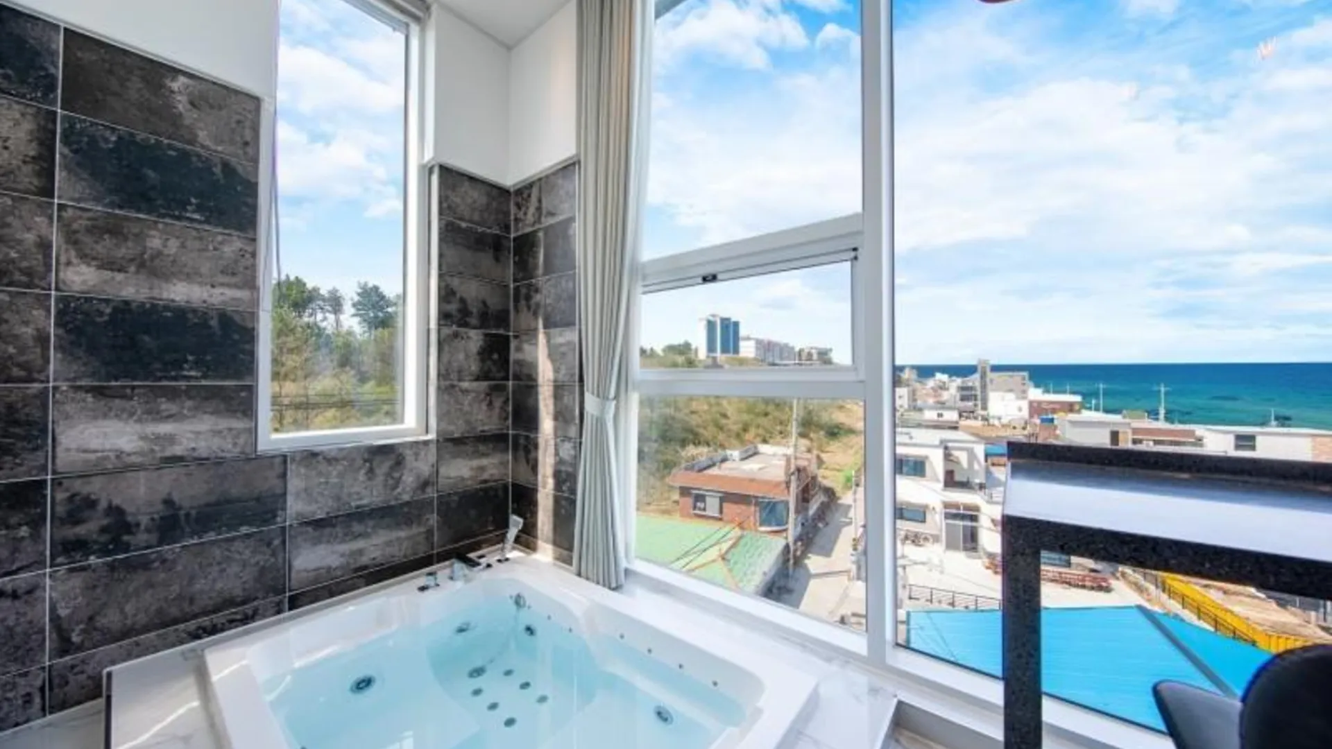 강릉 강릉 더퍼스트펜션 4성급 게스트하우스 객실