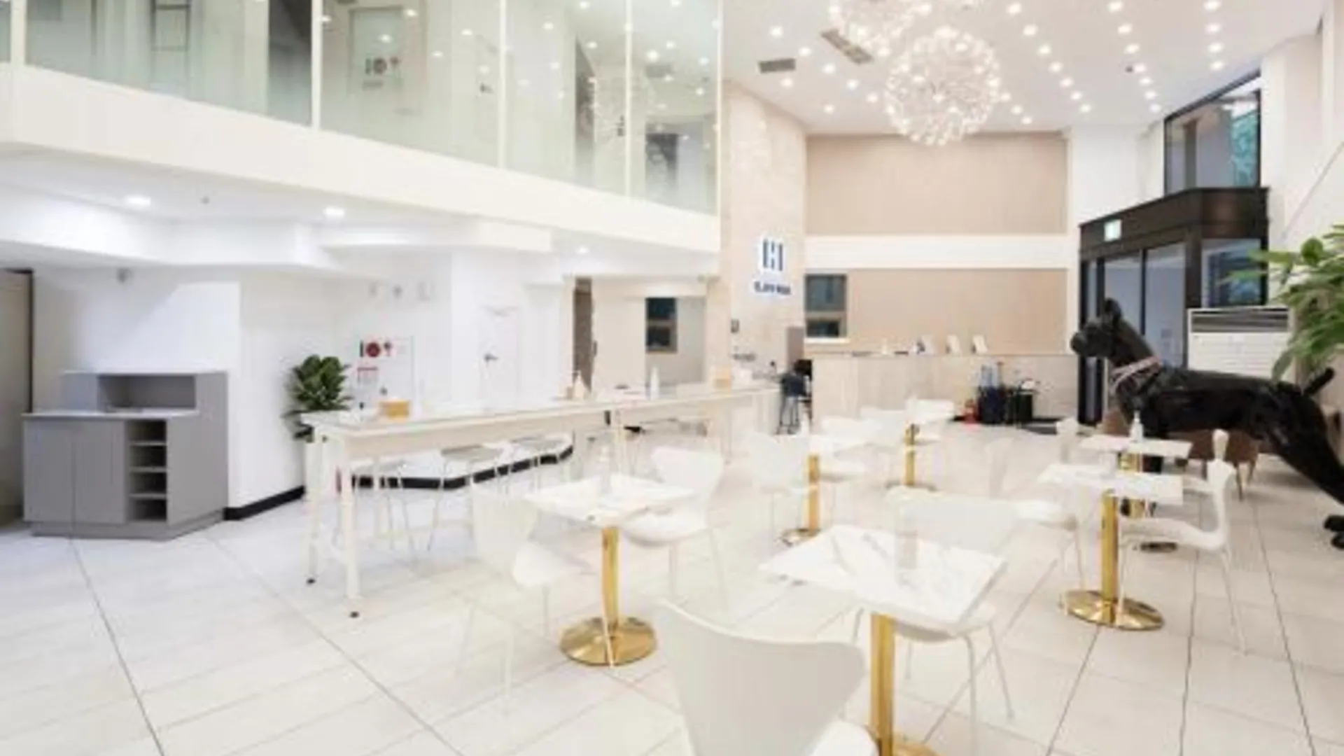 서울 H 에비뉴 호텔 이대 신촌점 3성급 호텔 수영장