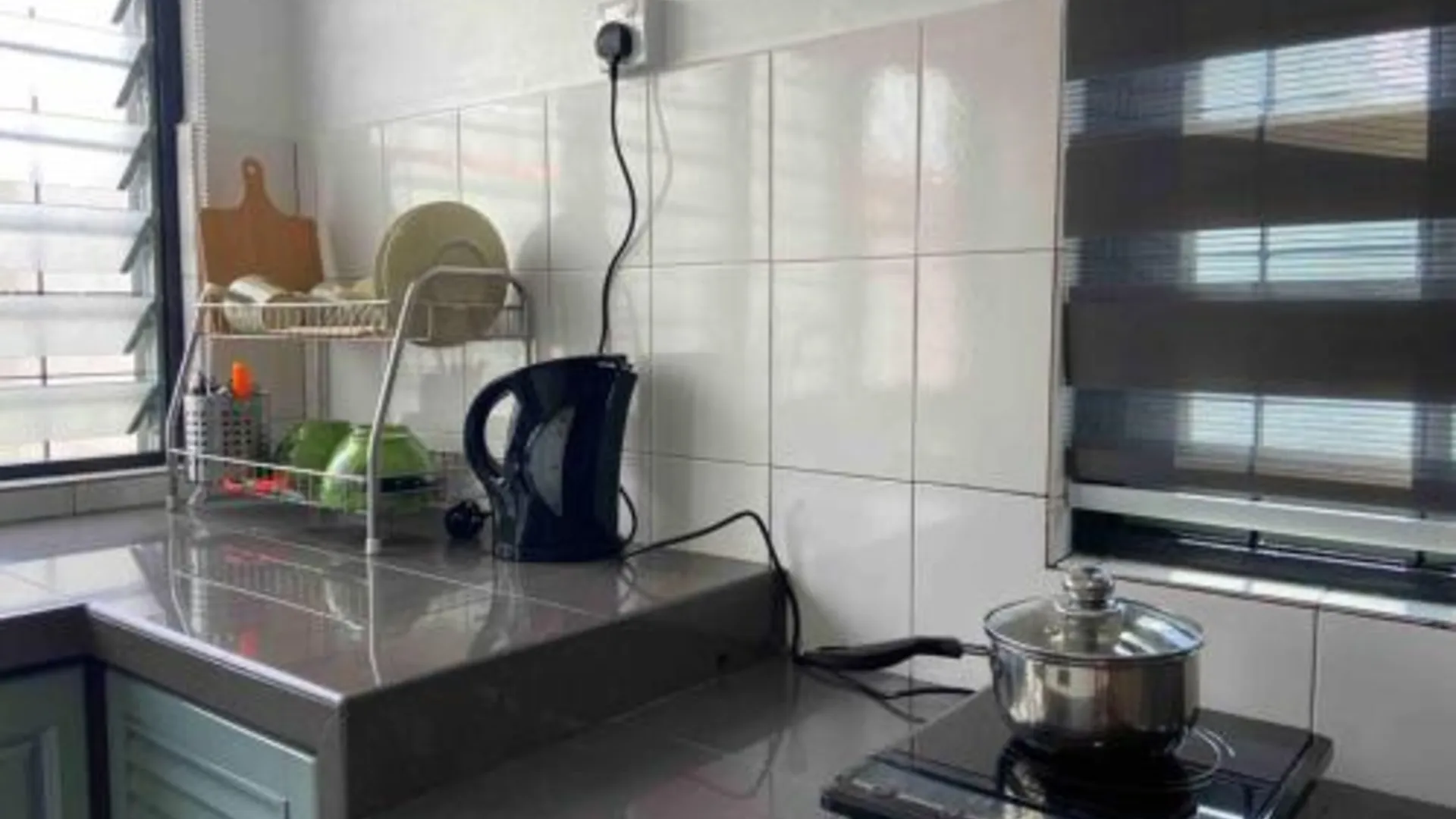 틀룩인탄 테룩 인탄의 프라이빗 하우스 (1200m², 침실 3개, 프라이빗 욕실 2개) 3성급 게스트하우스 레스토랑