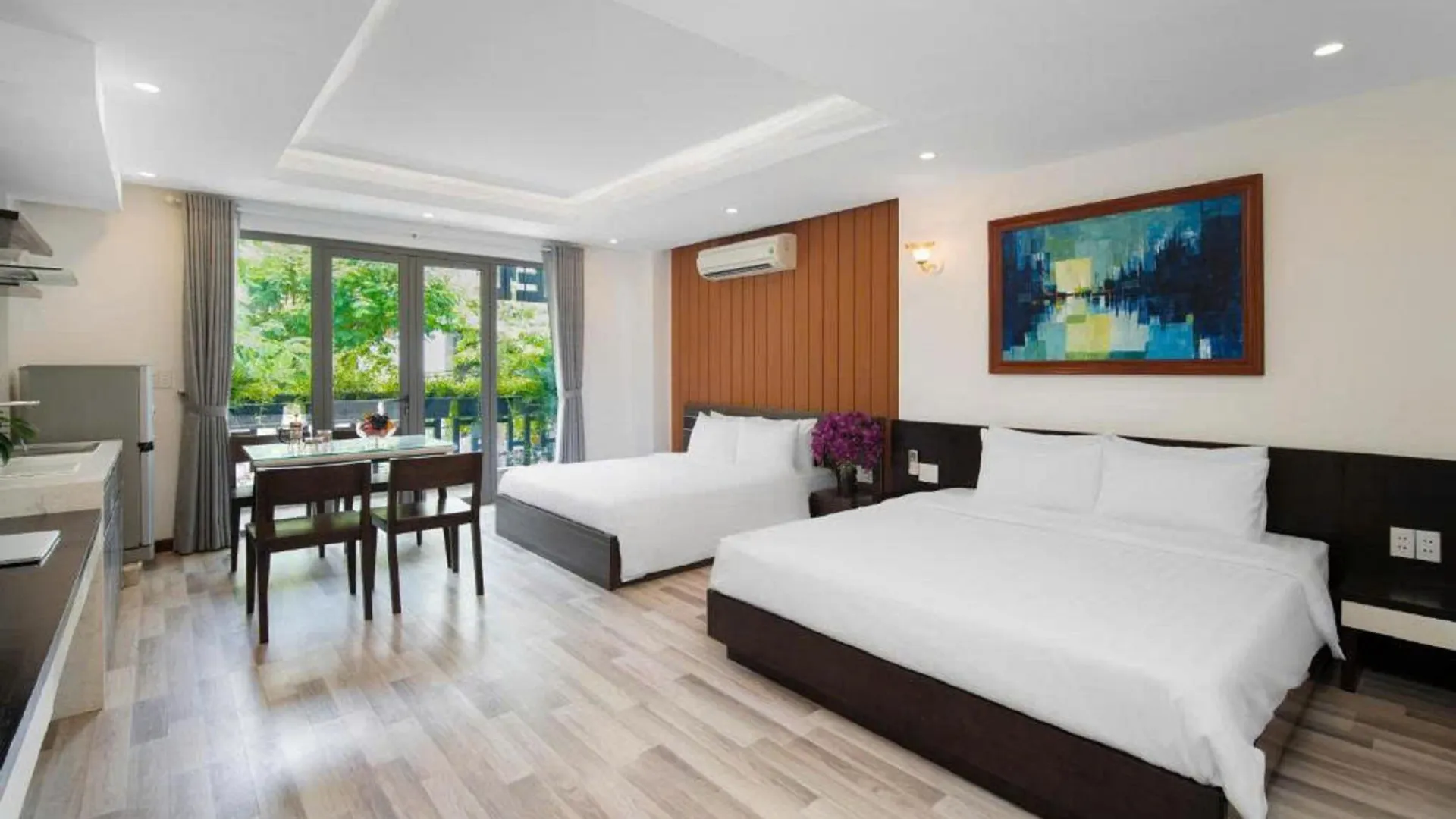 다낭 AOA 다낭 비치 호텔 2성급 호텔 스위트룸