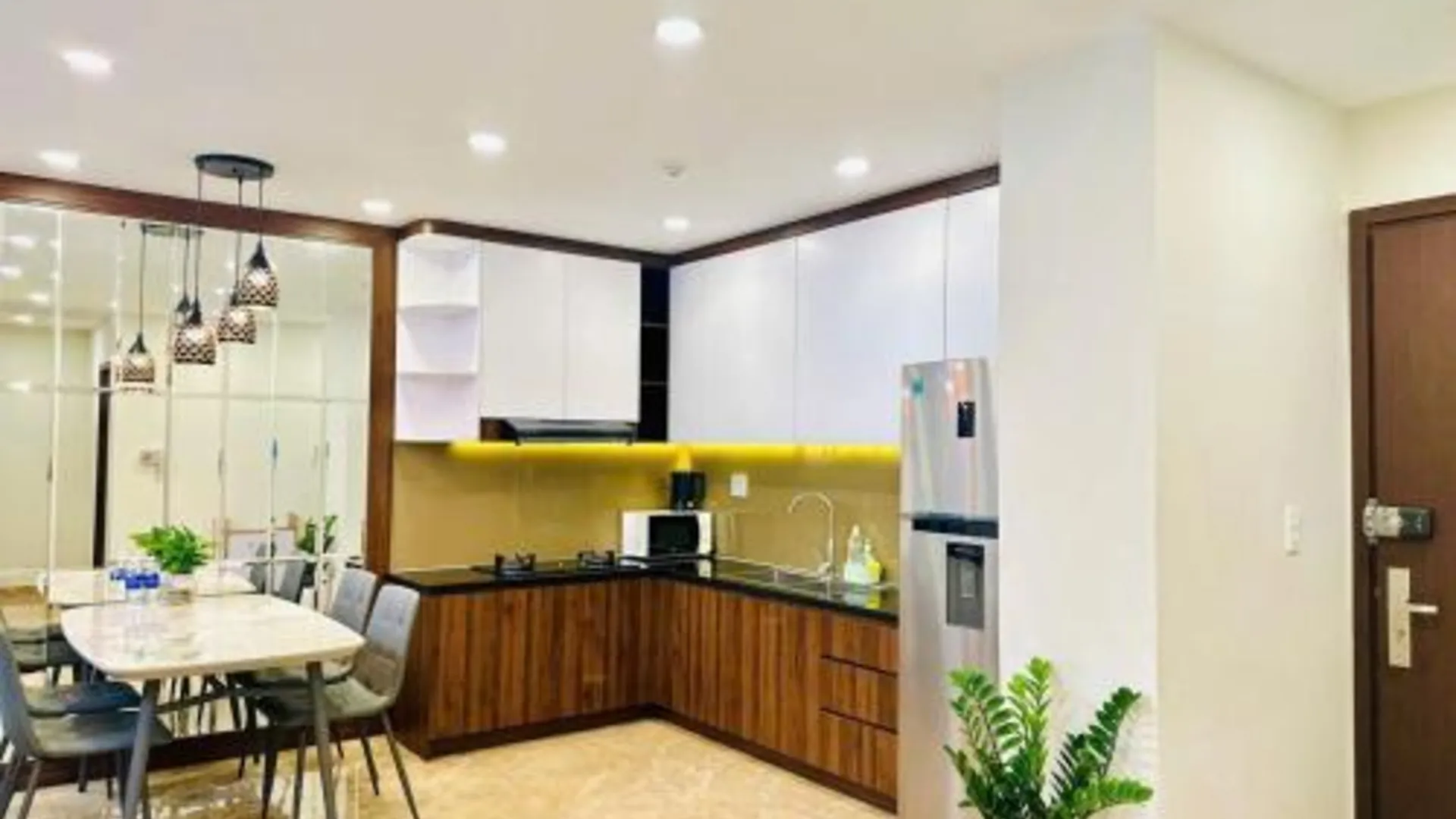 호치민 유어홈즈 선라이즈시티뷰 군 7 4성급 게스트하우스 수영장