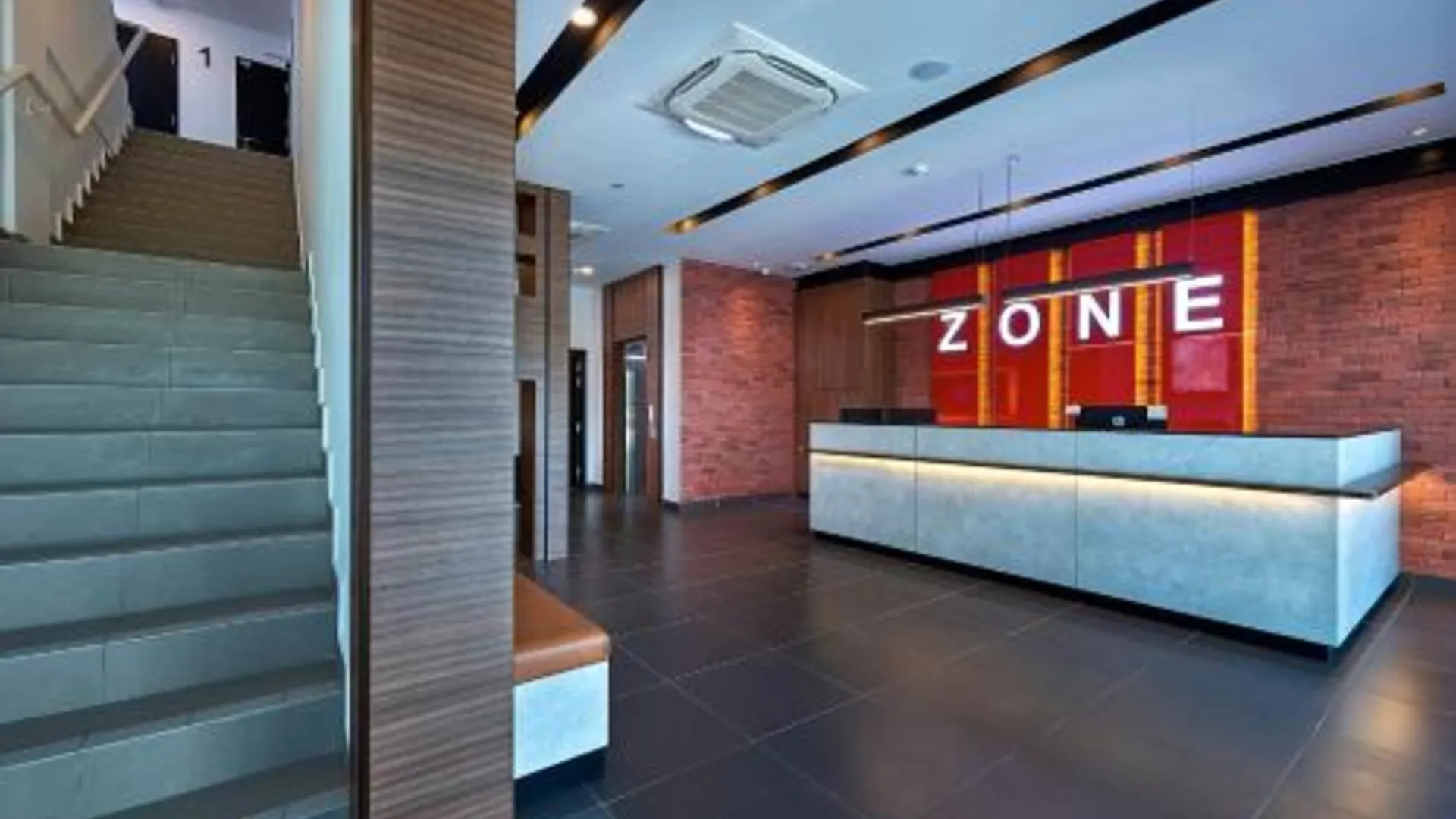 젠자롬 존 호텔스 텔록 팡리마 가랑 2성급 호텔 수영장