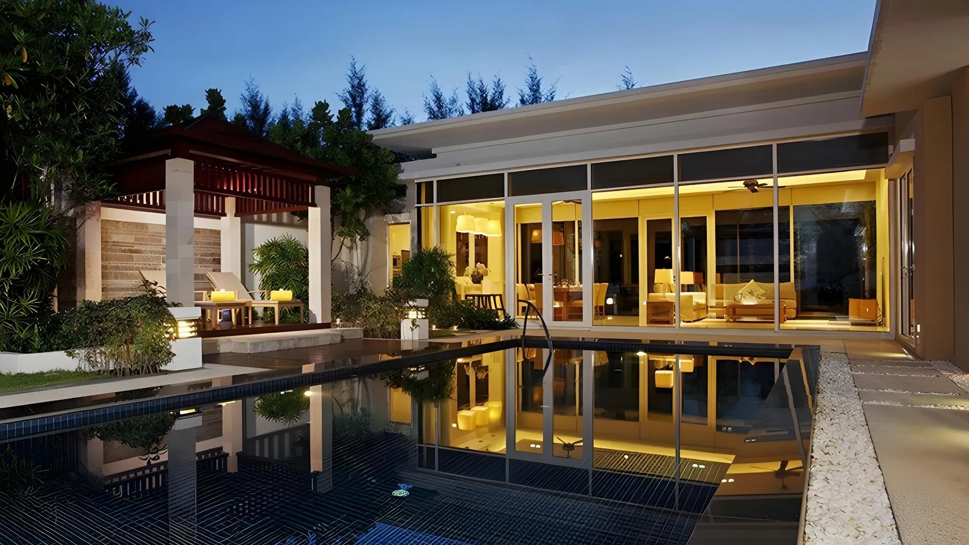 푸켓 스플래시 비치 리조트 푸켓; 패밀리 프렌들리 워터파크 리조트 푸켓 에어포트 근처 5성급 호텔 스위트룸