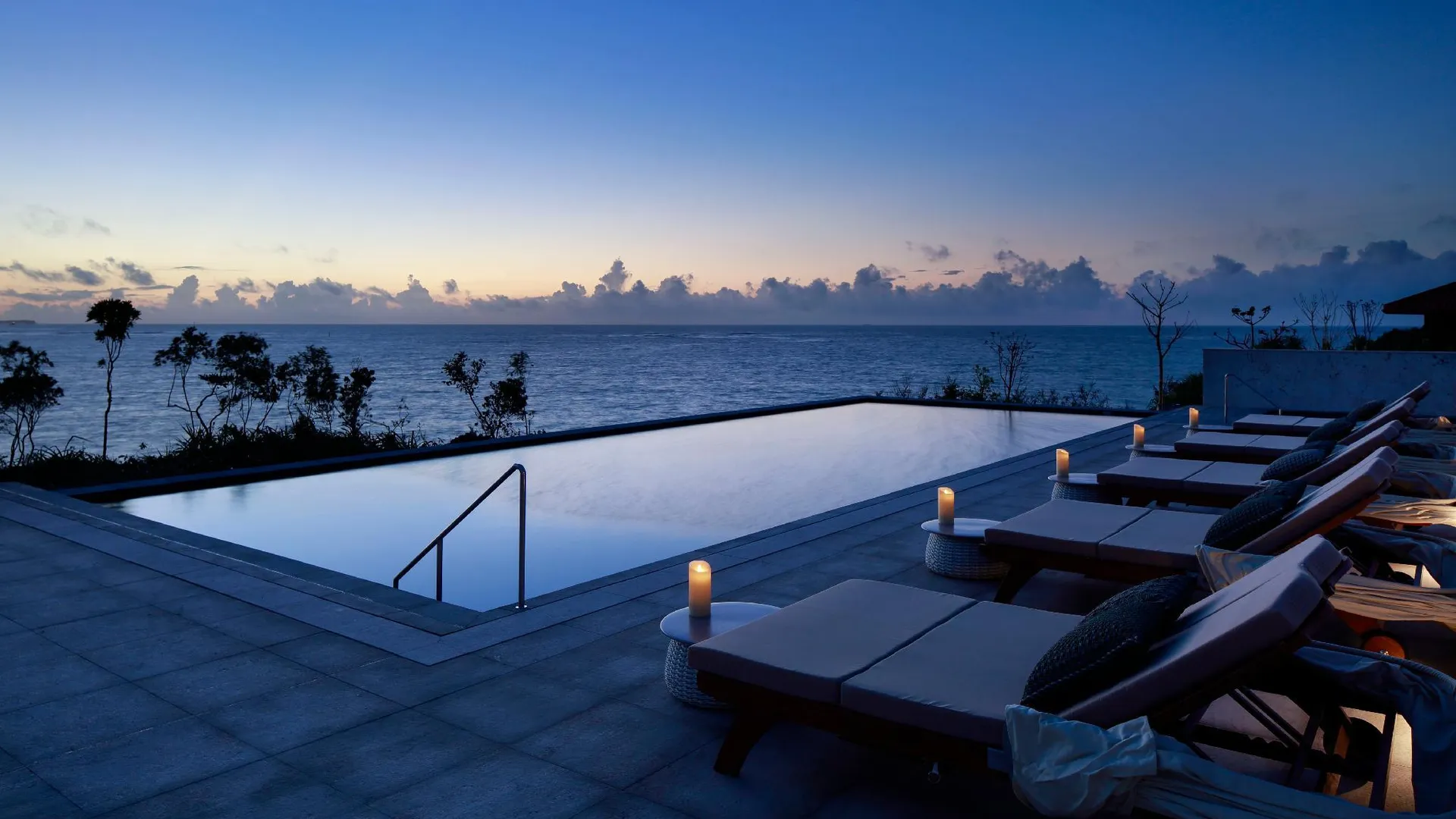 오키나와 본섬 더 히라마츠 호텔 앤 리조트 오키나와 기노자 오키나와 5성급 호텔 로비