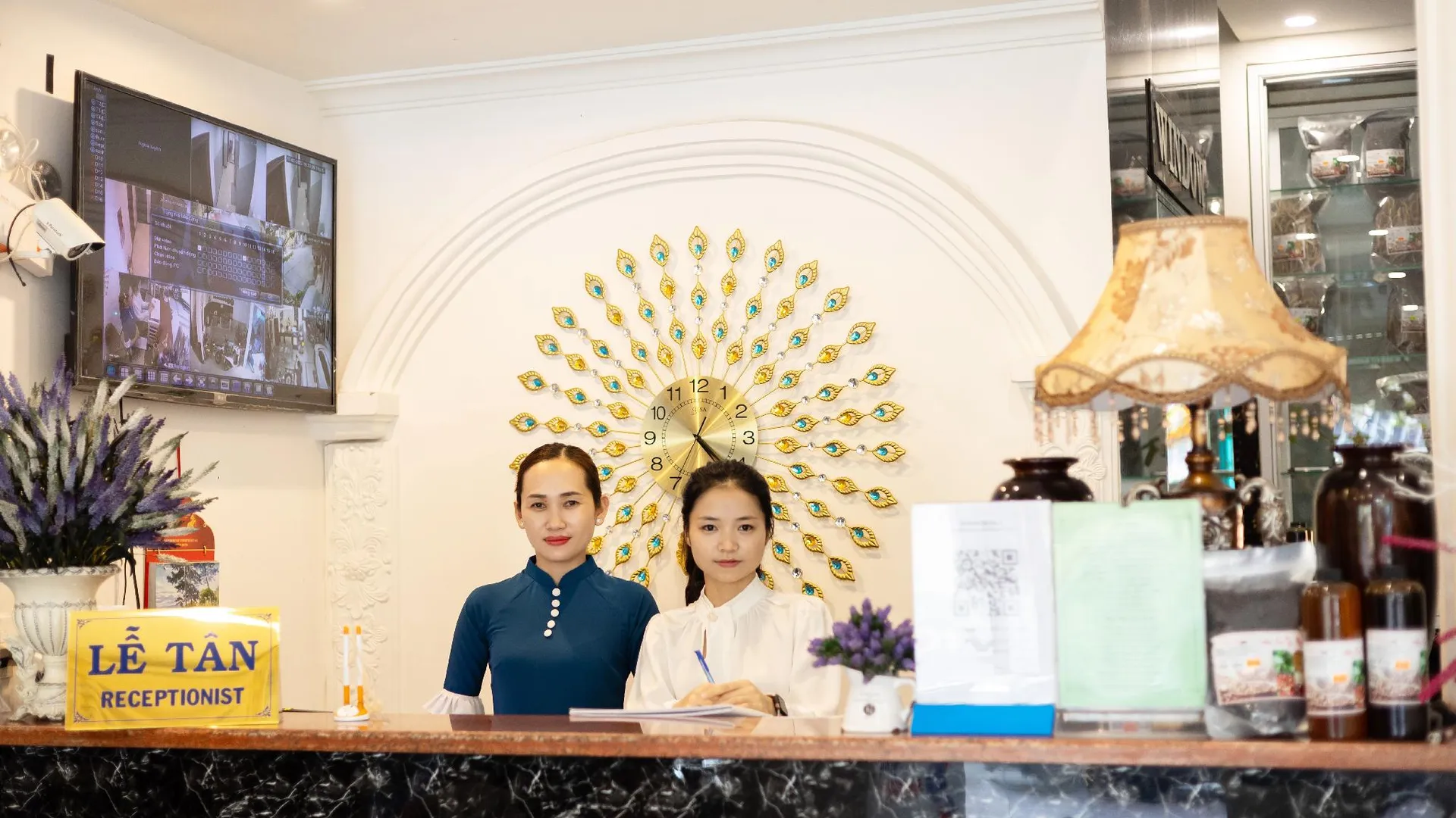 꼰뚬 윈도우 1 호텔 2성급 호텔 스위트룸