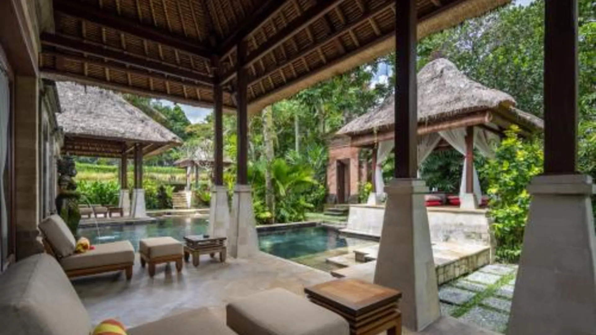 발리 아르마 뮤지엄 리조트 앤 빌라 4성급 호텔 로비