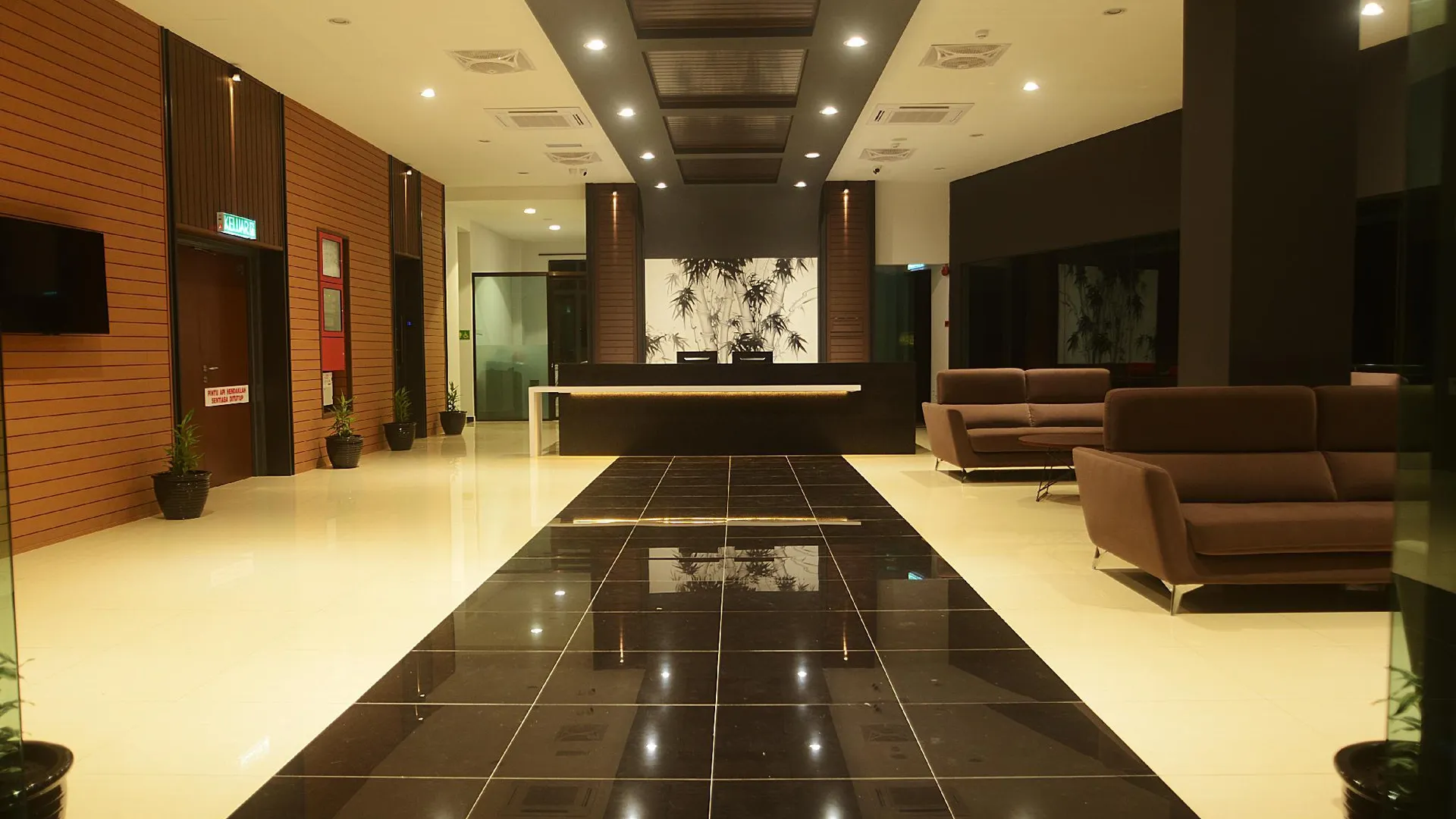 쿠알라 리피스 스타-웰 호텔 2성급 호텔 로비
