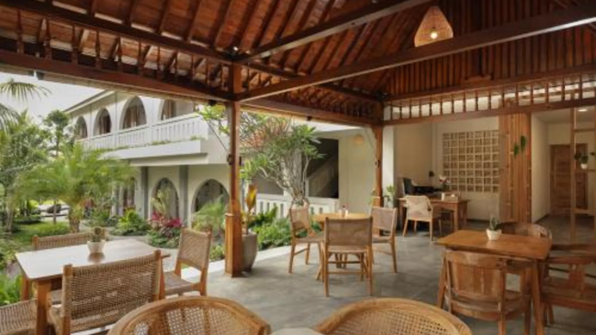 발리 MAHALONA BALI STAY 4성급 호텔 외관