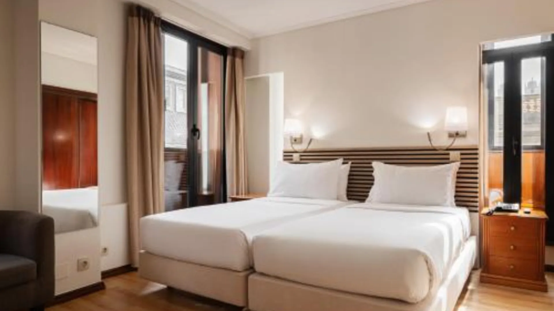 포르투 호텔 다 볼사 3성급 호텔 스위트룸