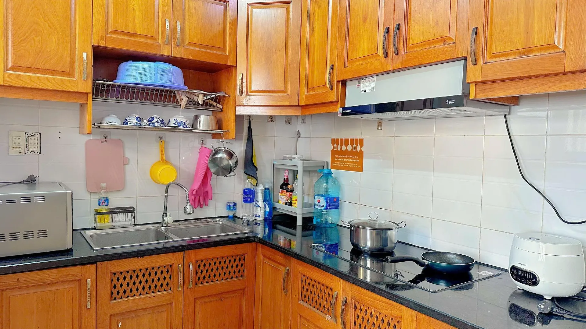 호치민 젬스 하우스 2– 디럭스 아파트먼트, 발코니 앤 키친 3성급 게스트하우스 로비