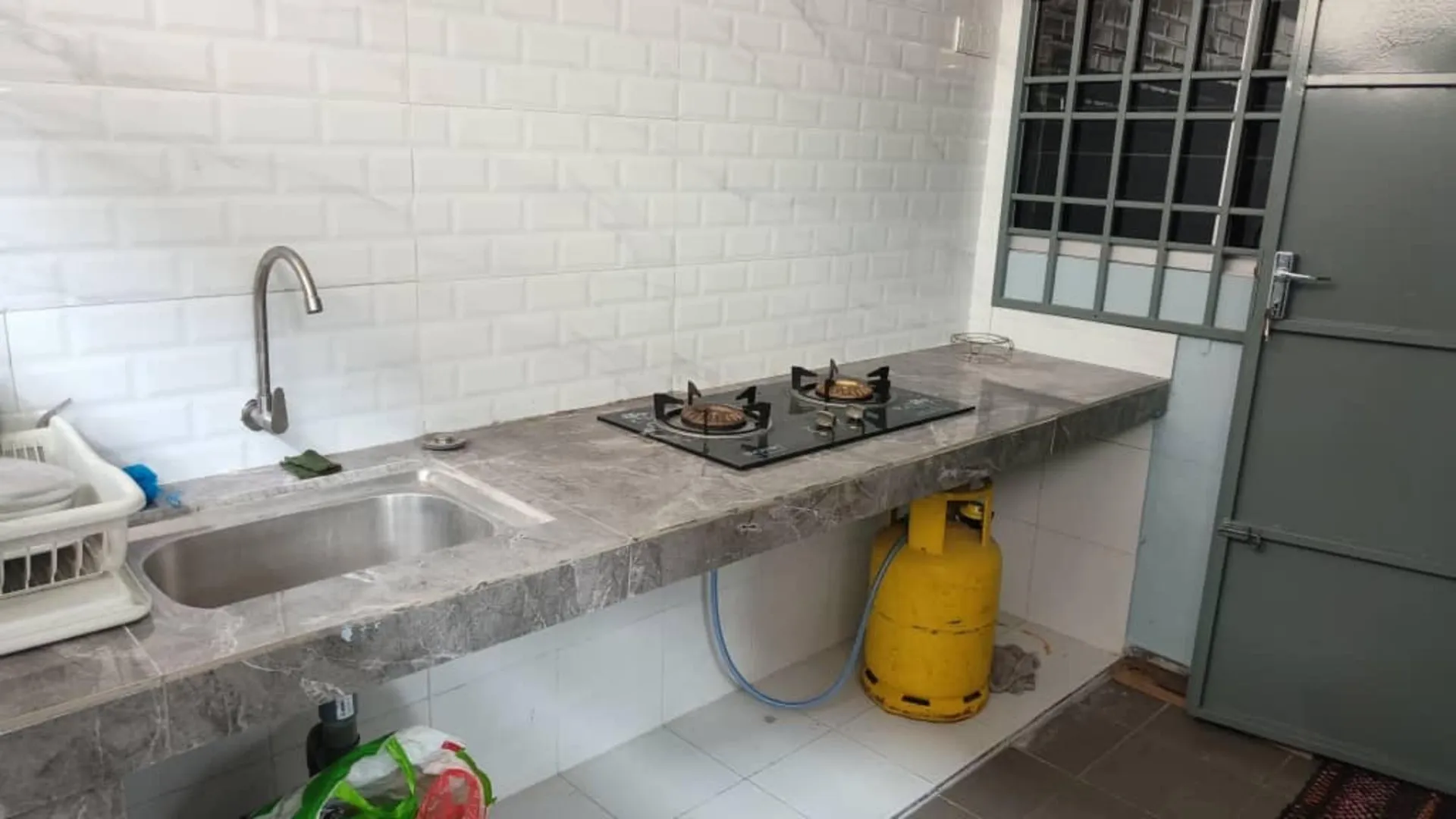 이포 캄풍 자와의 프라이빗 하우스 (230m², 침실 3개, 프라이빗 욕실 2개) 2성급 싱글룸 외관