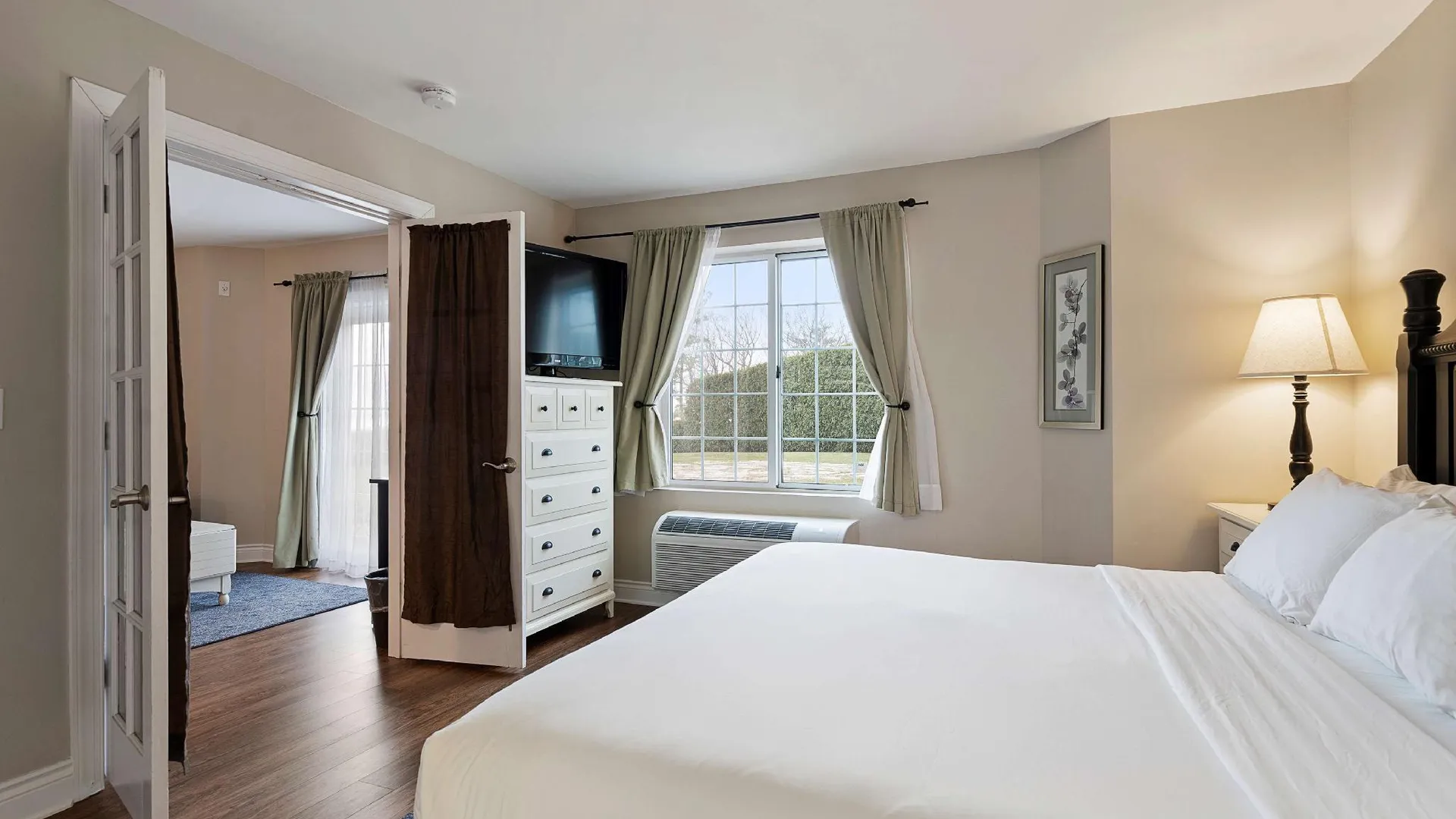 샤를브와 (MI) Charlevoix Inn & Suites SureStay Collection by Best Western 2성급 호텔 객실