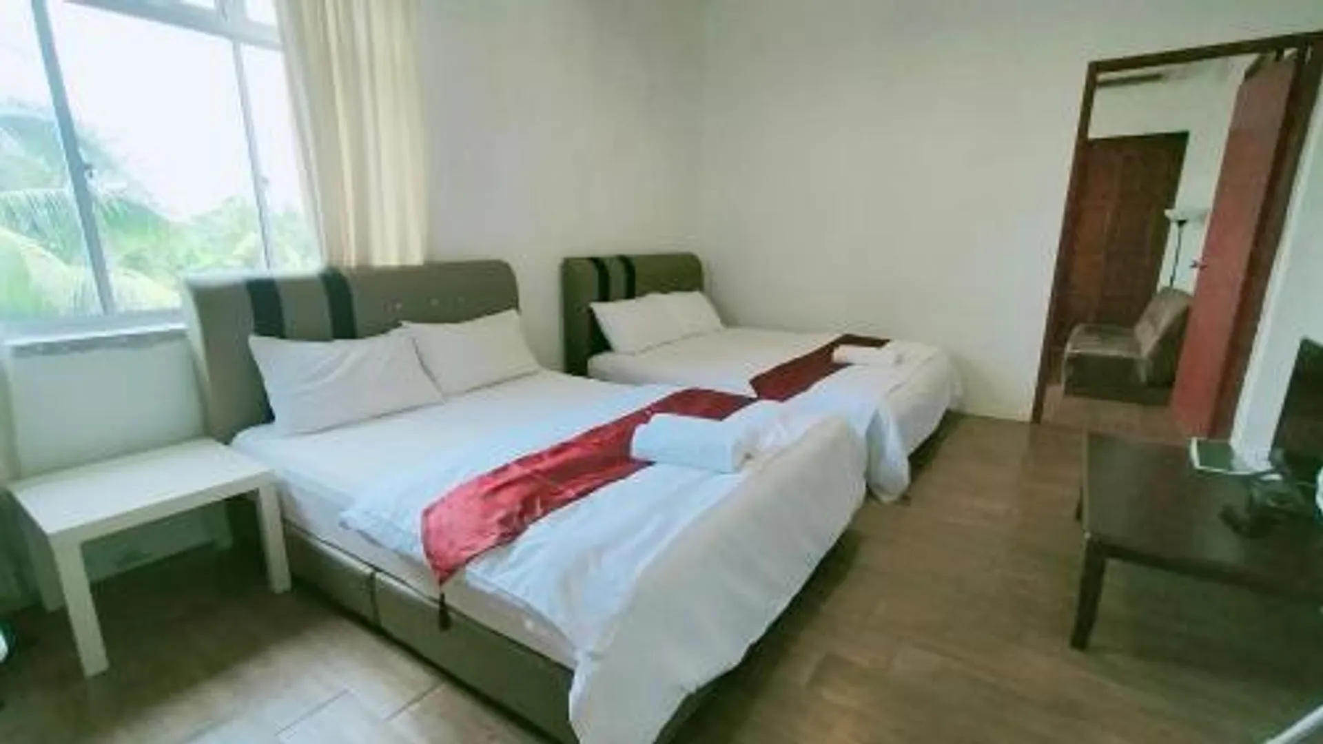 쿠알라 쿠라우 KURAU INN FARMSTAY 4성급 게스트하우스 스위트룸