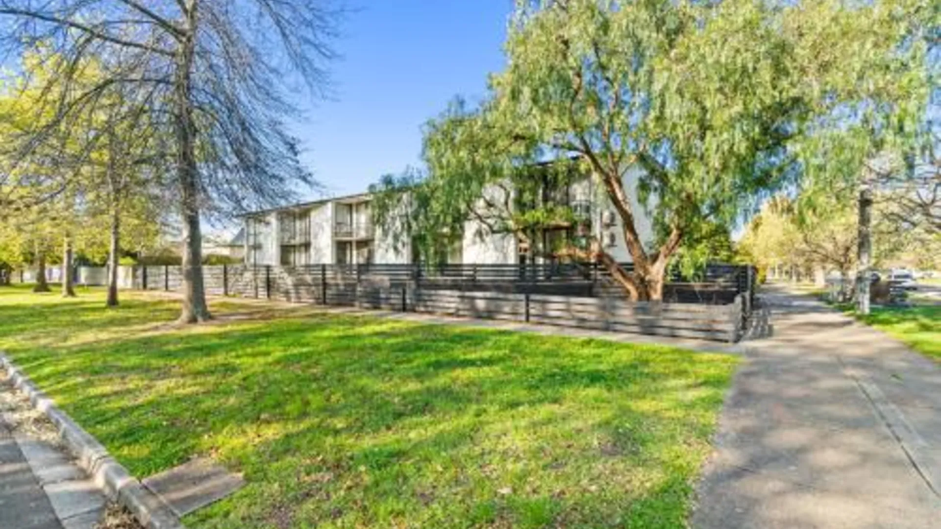 깁스랜드 지역 Peppertree Apartments 4성급 게스트하우스 외관