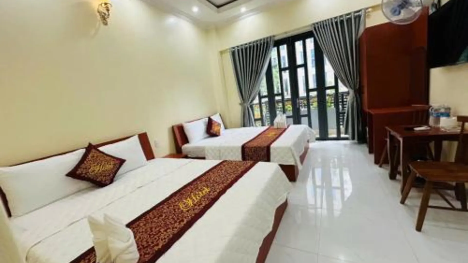 호치민 Khách Sạn Minh Thịnh 호텔 로비