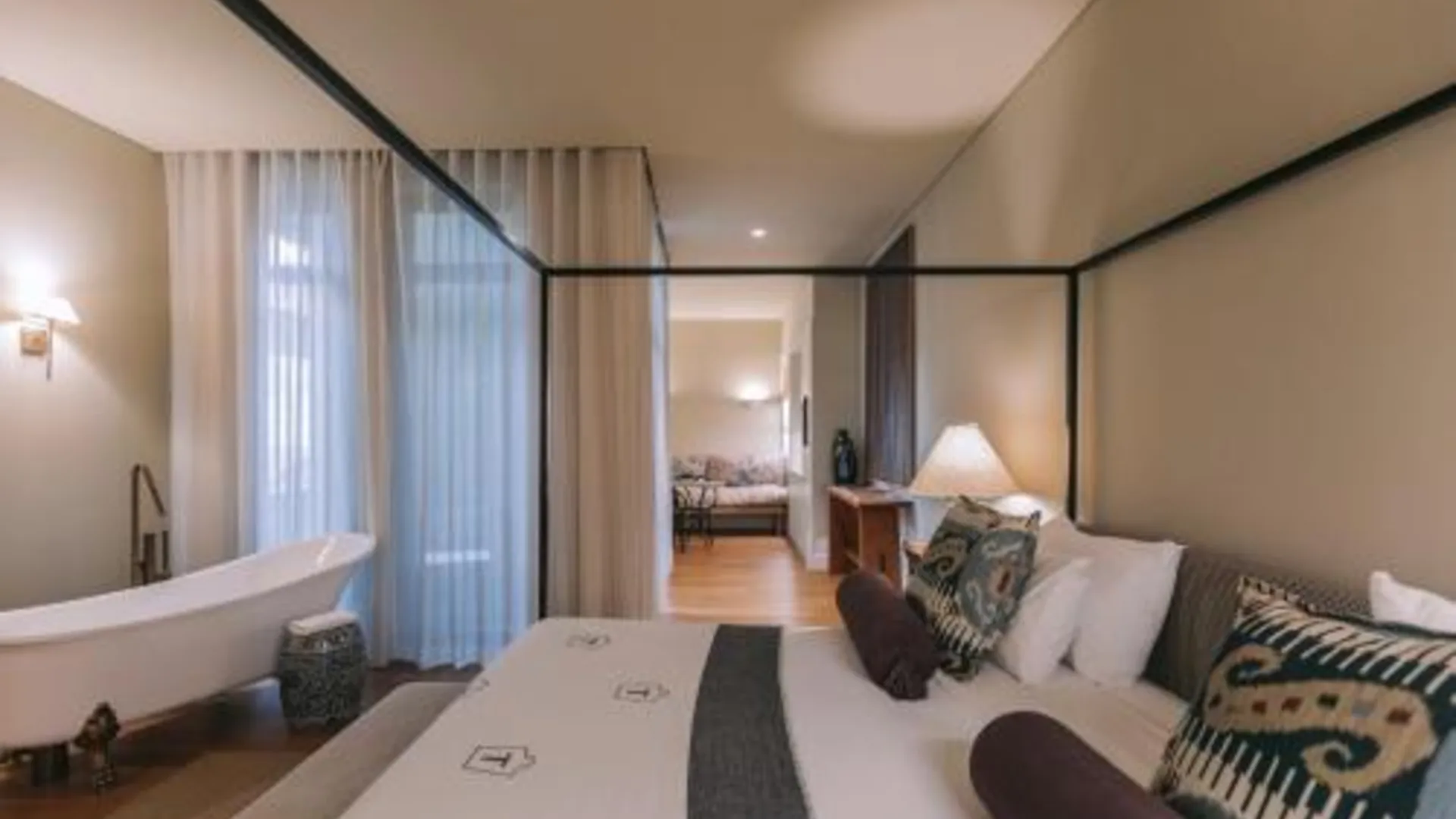 포르투 토렐 사보아리아 5성급 호텔 스위트룸