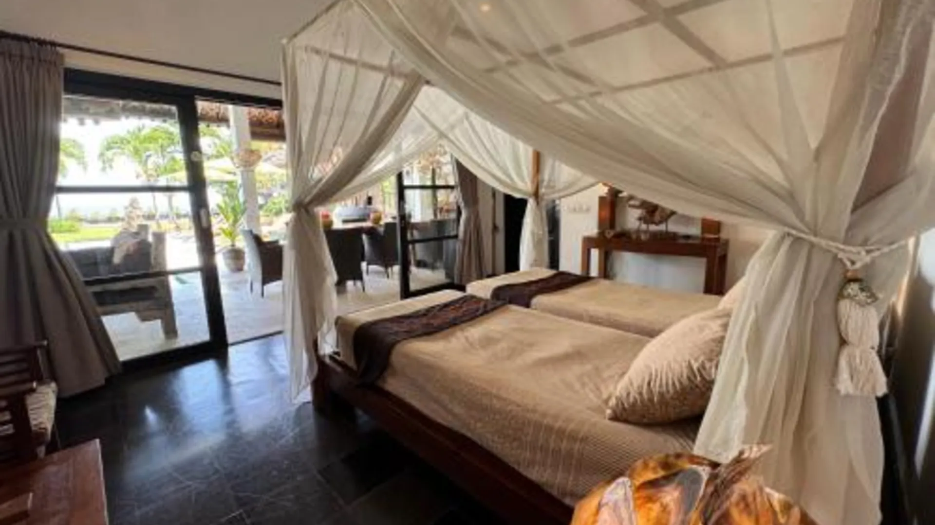 발리 Beautiful Beach Villa Nujum with staff. 5성급 싱글룸 스위트룸