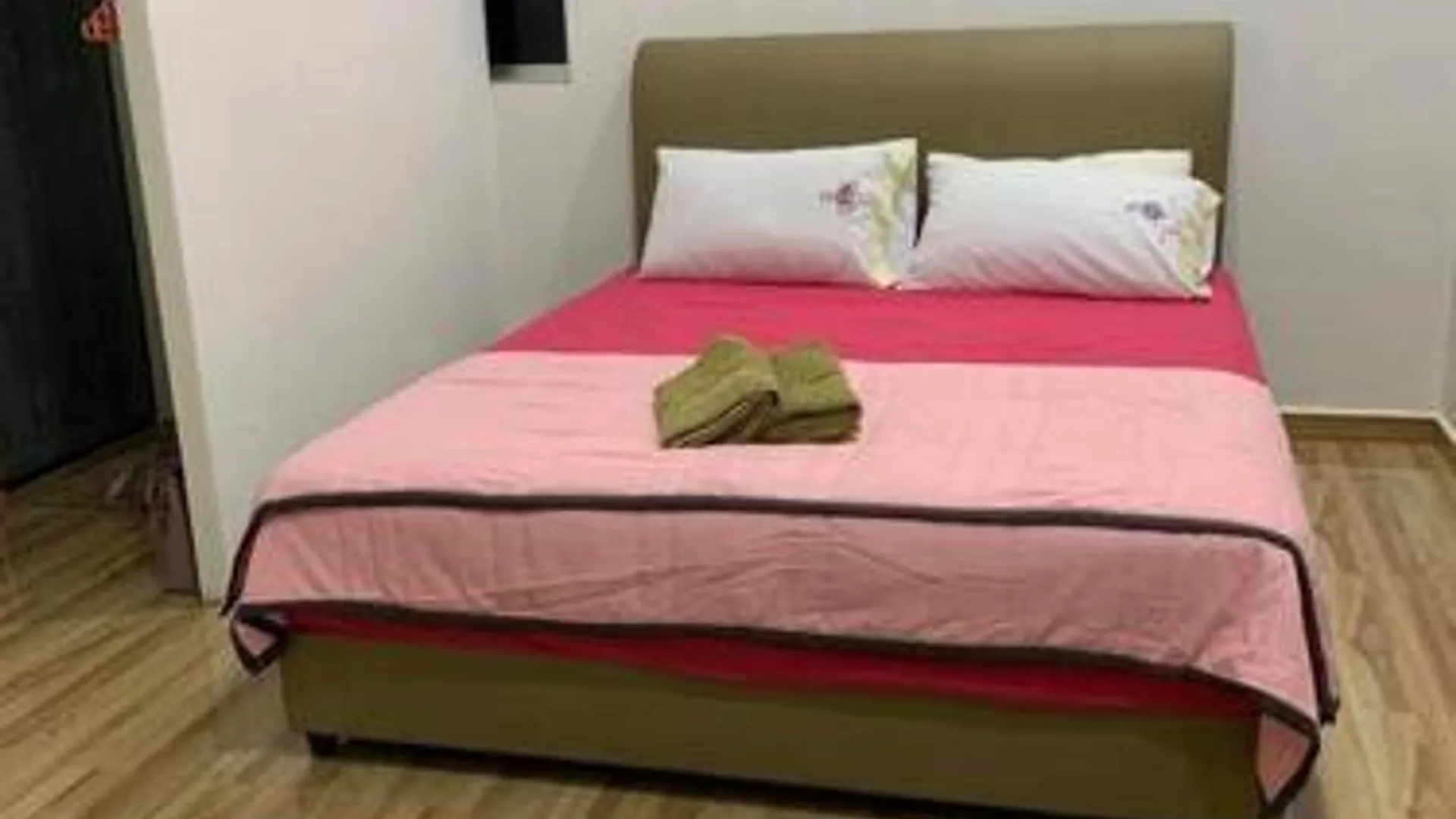 베세리 베세리의 프라이빗 하우스 (100m², 침실 2개, 프라이빗 욕실 2개) 3성급 게스트하우스 스위트룸