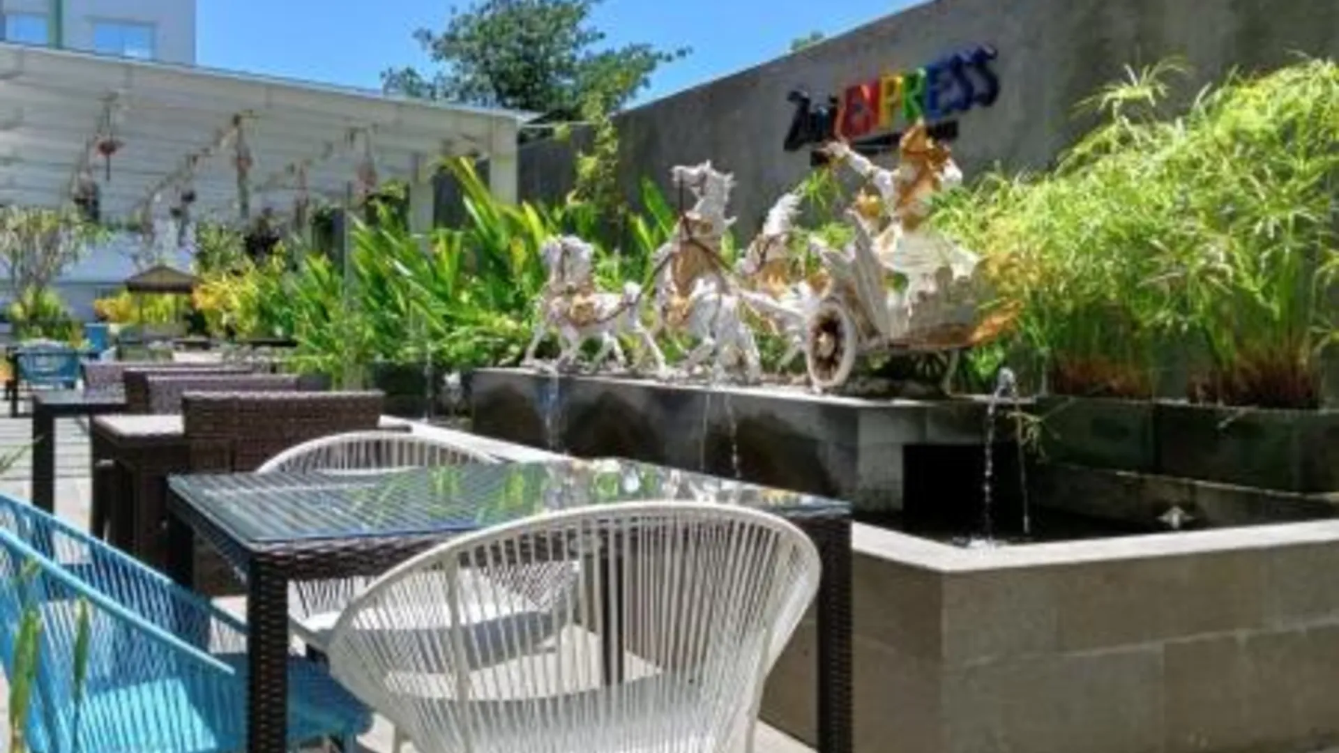 발리 주리 익스프레스 짐바란 3성급 호텔 레스토랑