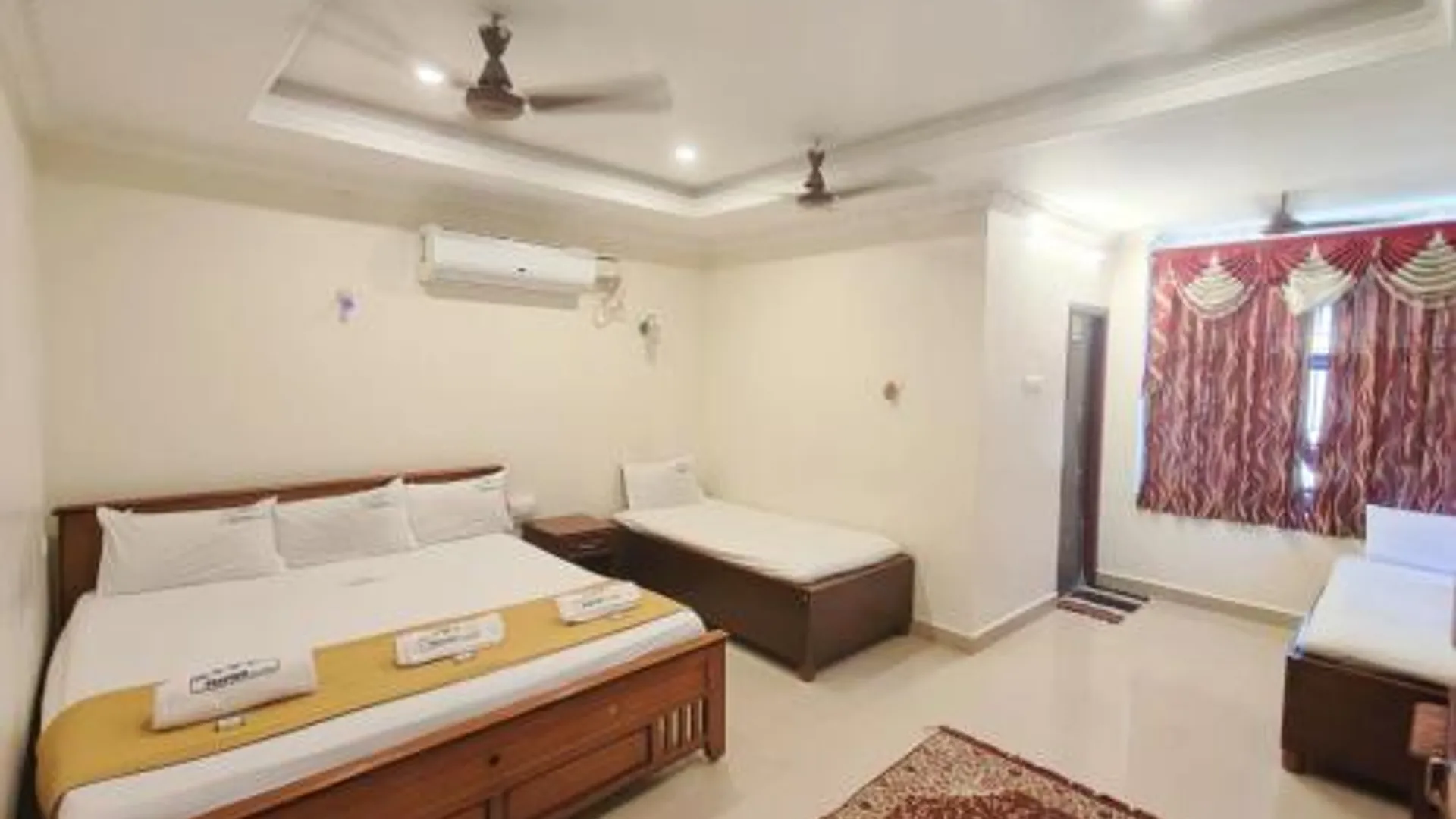 람메스와람 하리쉬 호텔 2성급 호텔 스위트룸