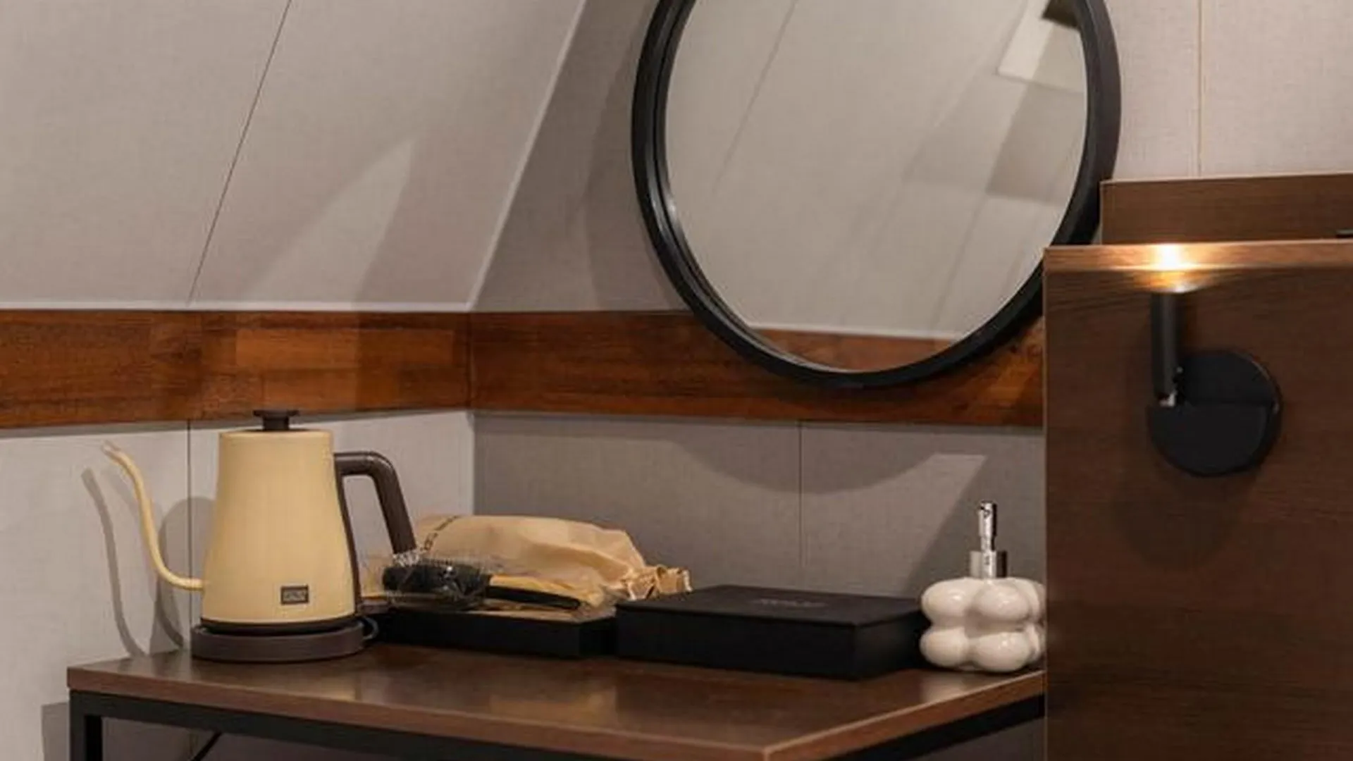 서울 신촌 URBAN HOTEL&PLAY 3성급 호텔 객실